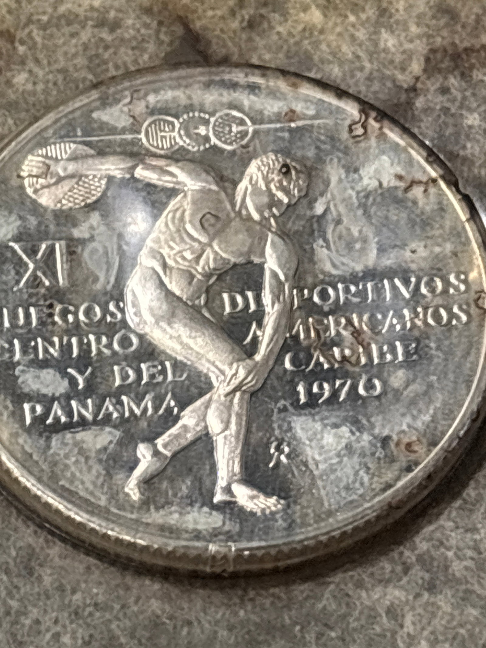 1.06 troy ounce .925 silver 1970 Panama 5 Balboas coin - 4