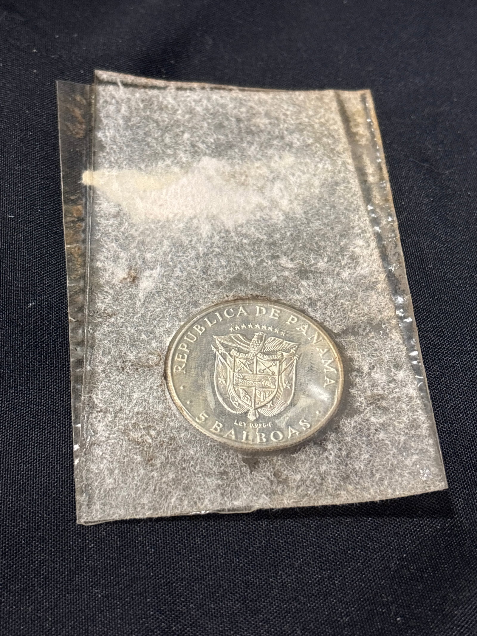 1.06 troy ounce .925 silver 1970 Panama 5 Balboas coin - 5