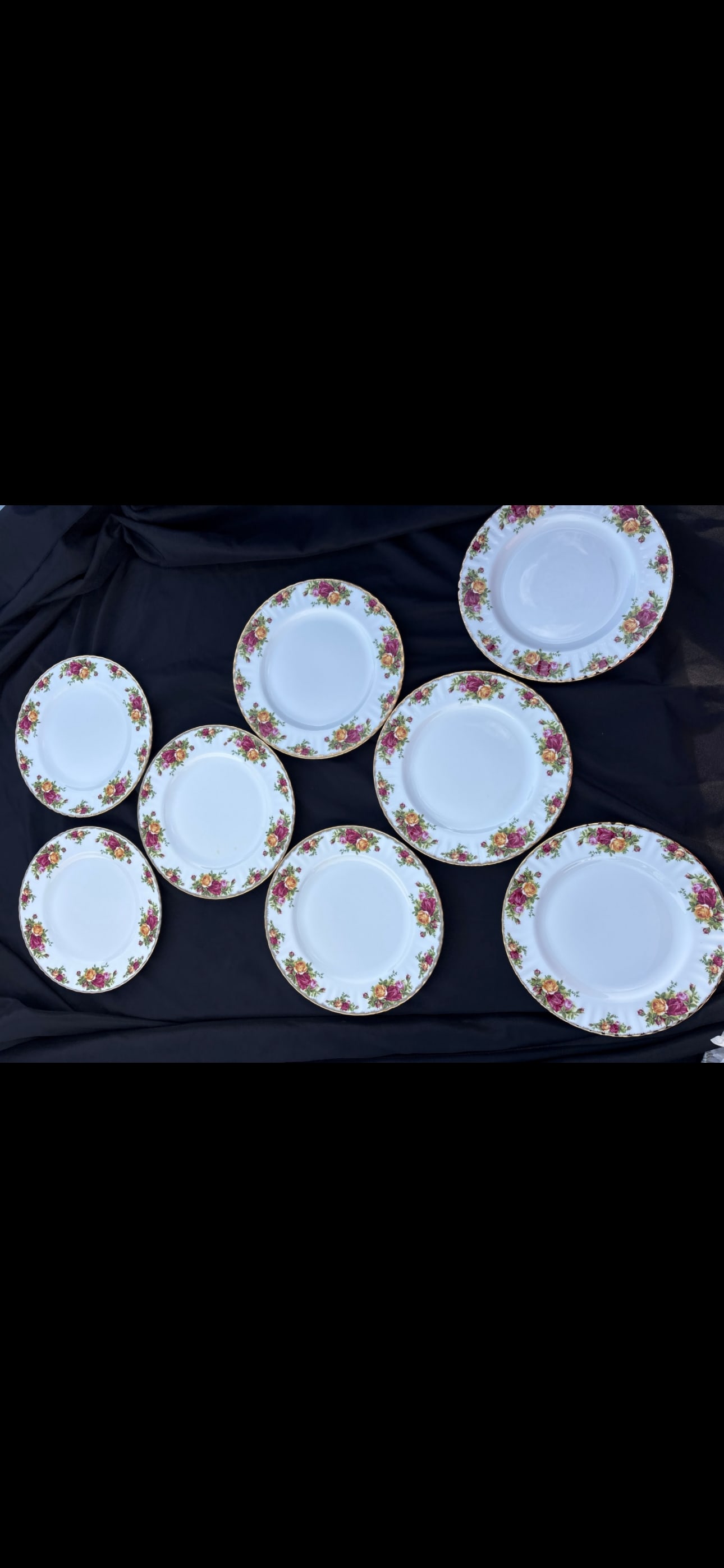 set of eight Royal Albert Old Country Roses 10.25inches dinner plates (1 of 1)