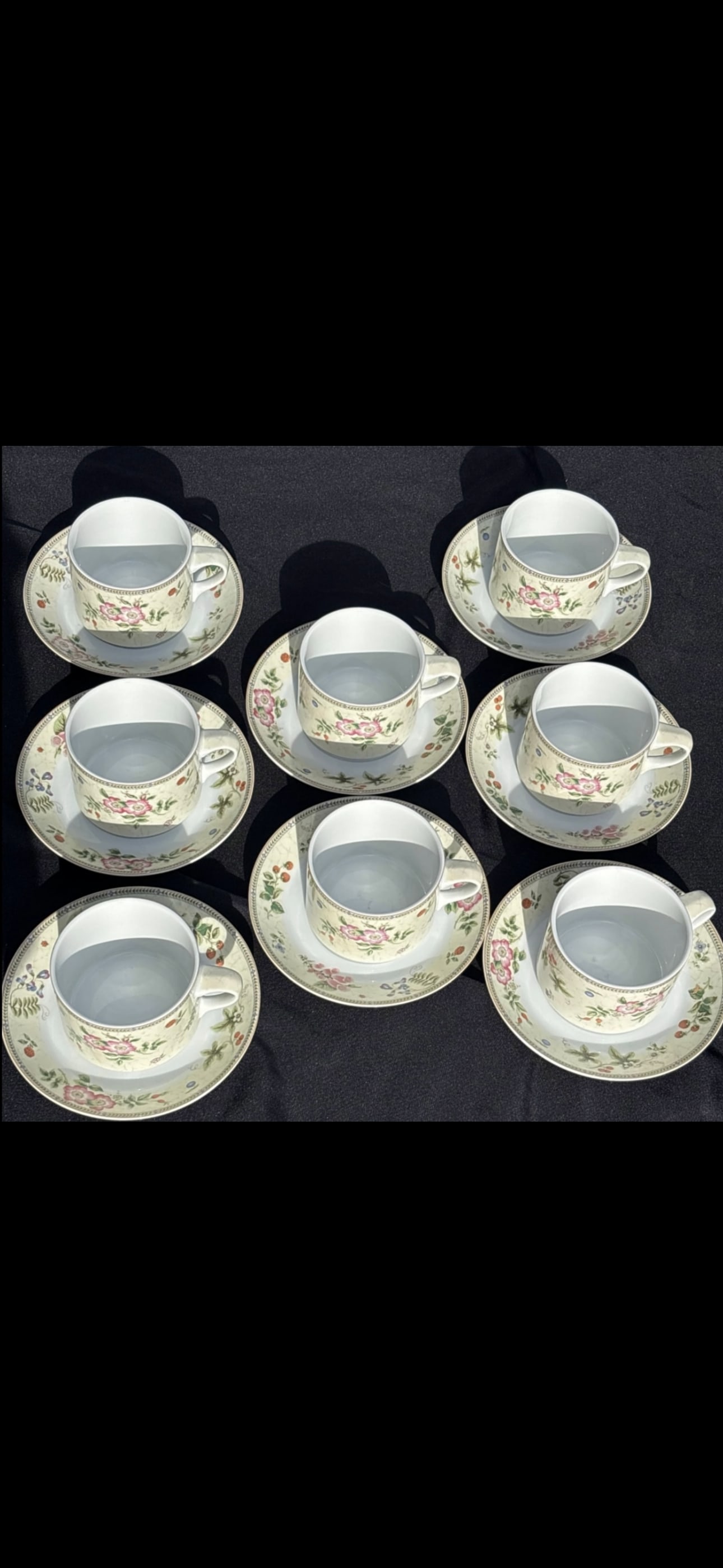 Desirable Set of eight 4 by 3&1/8 inch large mugs with 7&1/4 saucers Wedgwood Fleur (1 of 5)