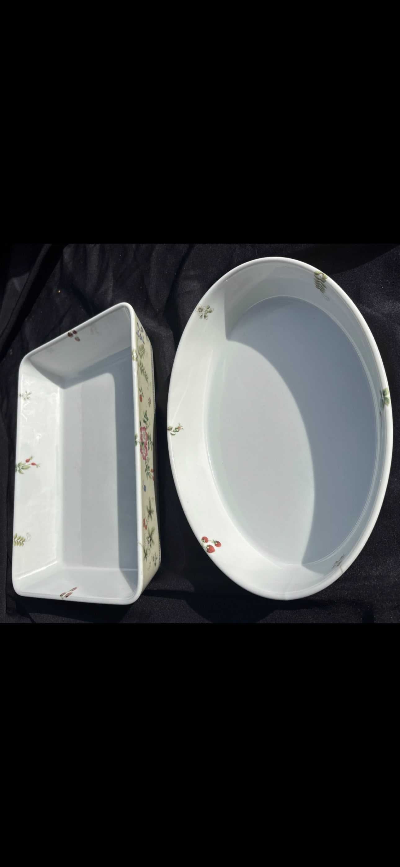11&1/2 oval serving bowl & rectangular 9&1/2 serving piece Wedgwood Fleur pattern: 11&1/2 oval serving bowl & rectangular 9&1/2 serving piece. Wedgwood pin the Fleur pattern.Pattern DetailsThe Fleur pattern features a delicate design of pink and white flowers along with various frui