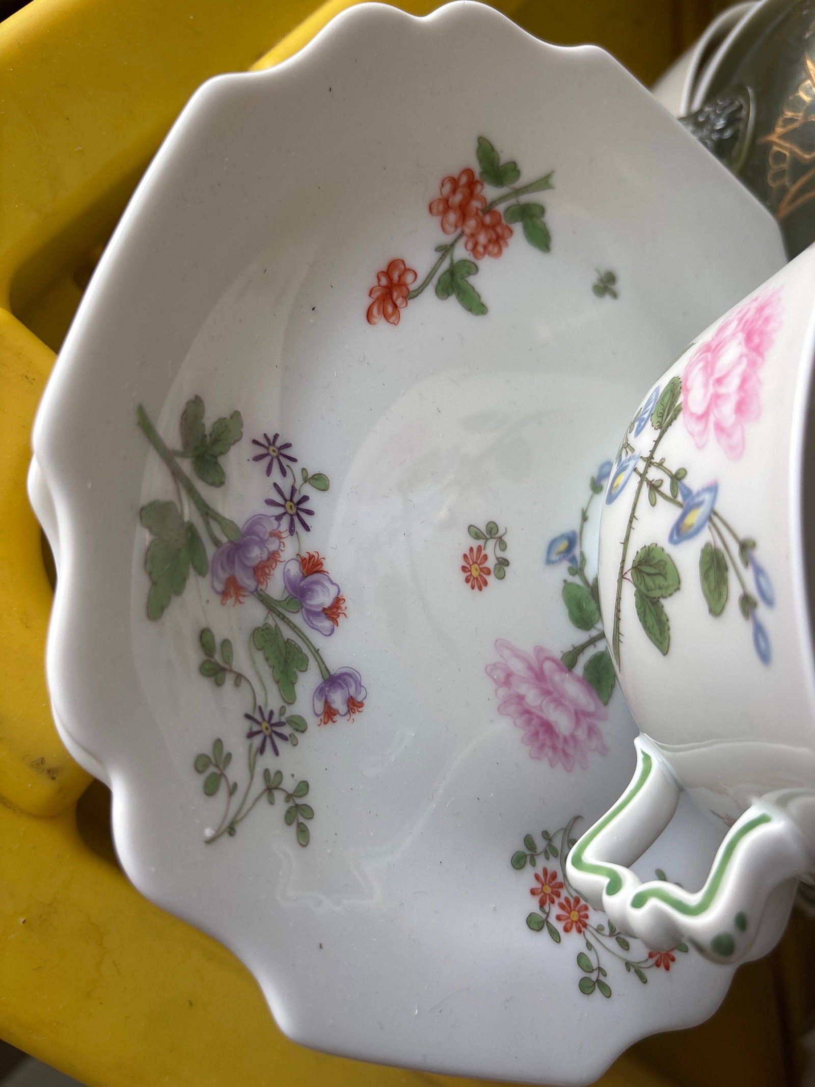 Rare set eight Vienna ‘Liechtenstein’ pattern 10&1/2 inch plates: Rare set of eight Liechtenstein pattern by the Wiener Porzellanmanufaktur Augarten (Vienna Porcelain Manufactory Augarten).Pattern DetailsManufacturer: Augarten Wien (Vienna, Austria).Pattern Name: Li