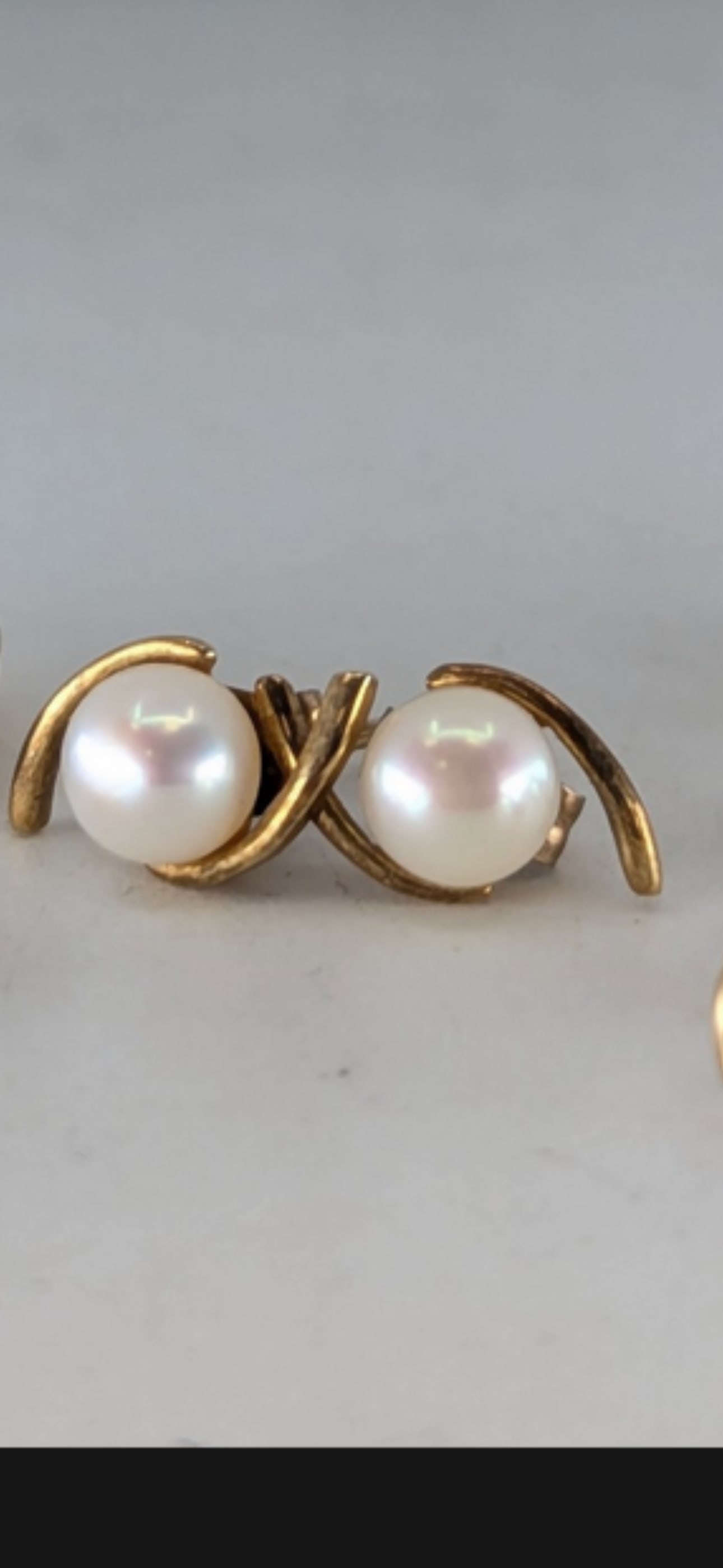 Paid small Vintage English 9ct rose gold mounted pearl earrings (1 of 5)