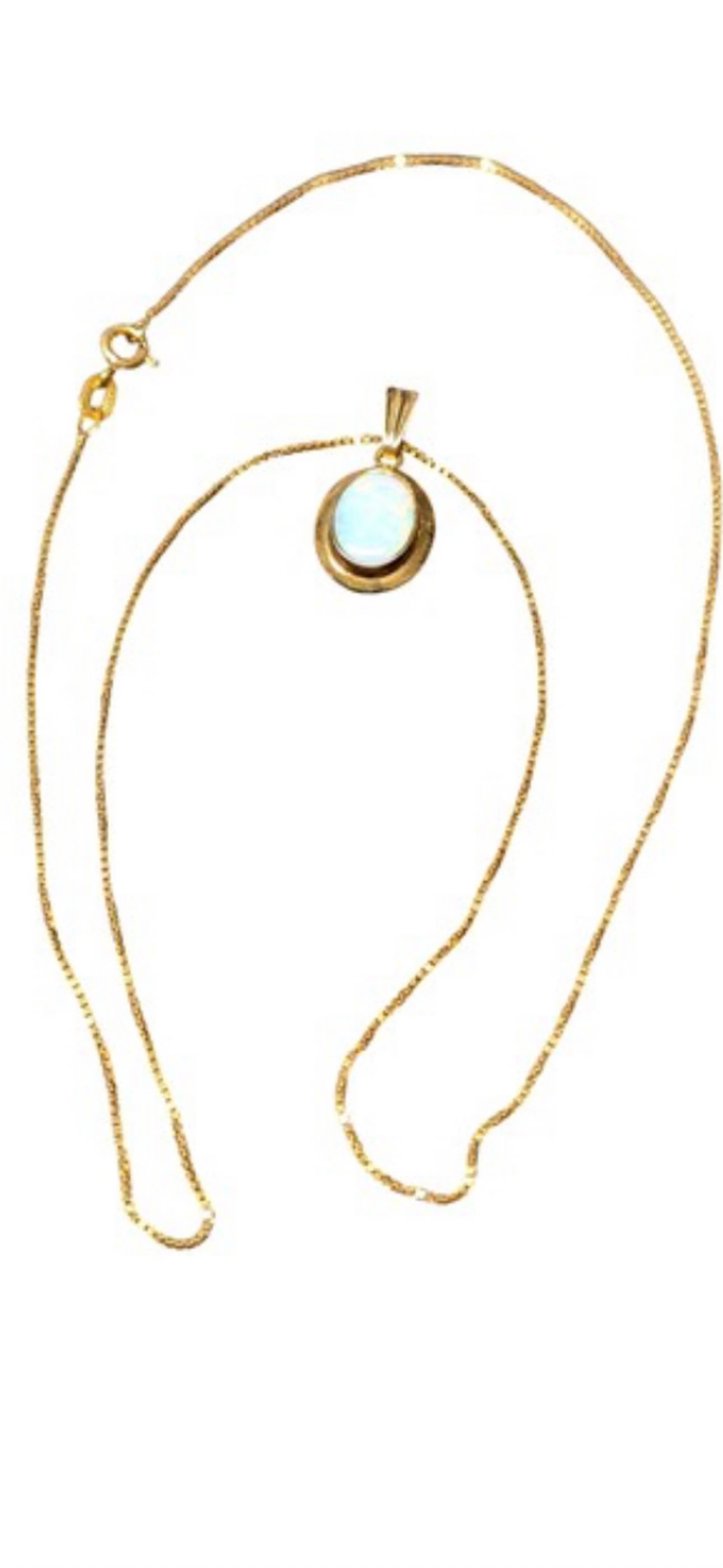 English 3.4 grams 9ct gold pendant necklace, set with a polished oval opal (1 of 3)