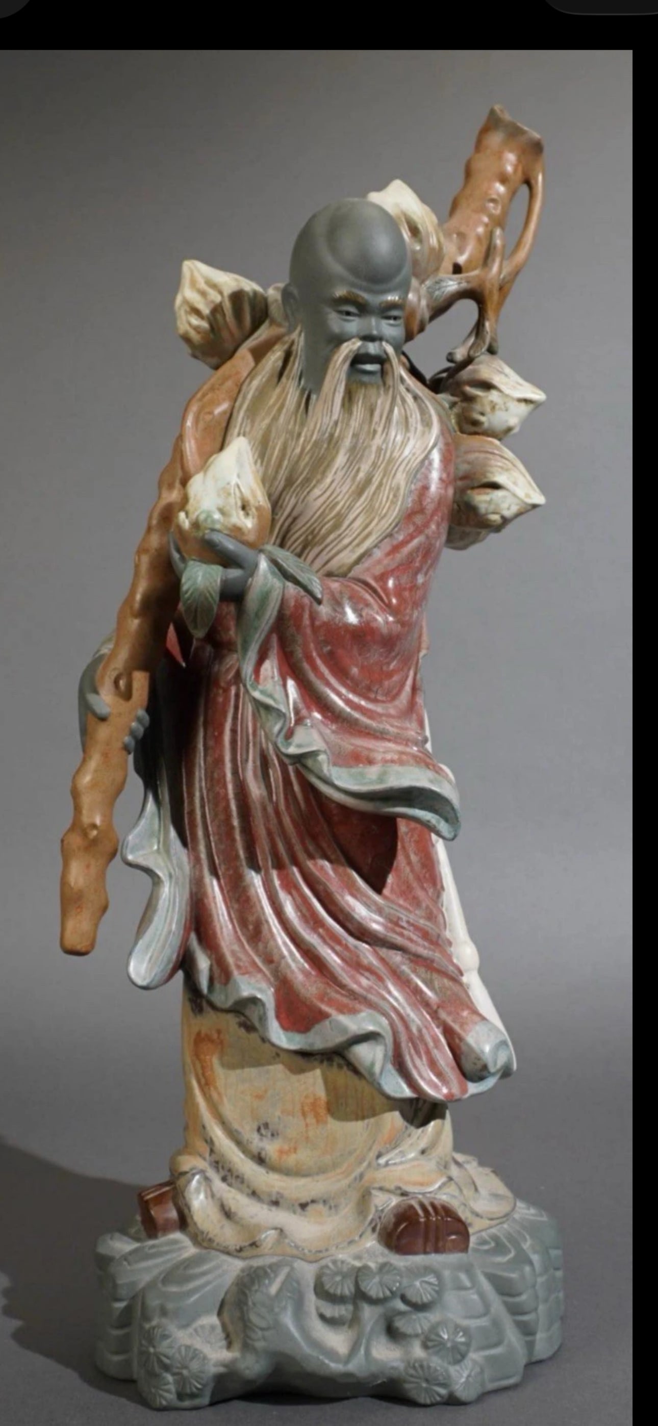 RARE Big 21.5 inch authentic Lladró porcelain figure of a "Chinese Farmer" (model #2068): Please be aware of shipping costs due to size.authentic Lladró porcelain figure of a "Chinese Farmer" (model #2068), issued in 1977 and sculpted by José Roig.It features a matte "Gres" ceramic