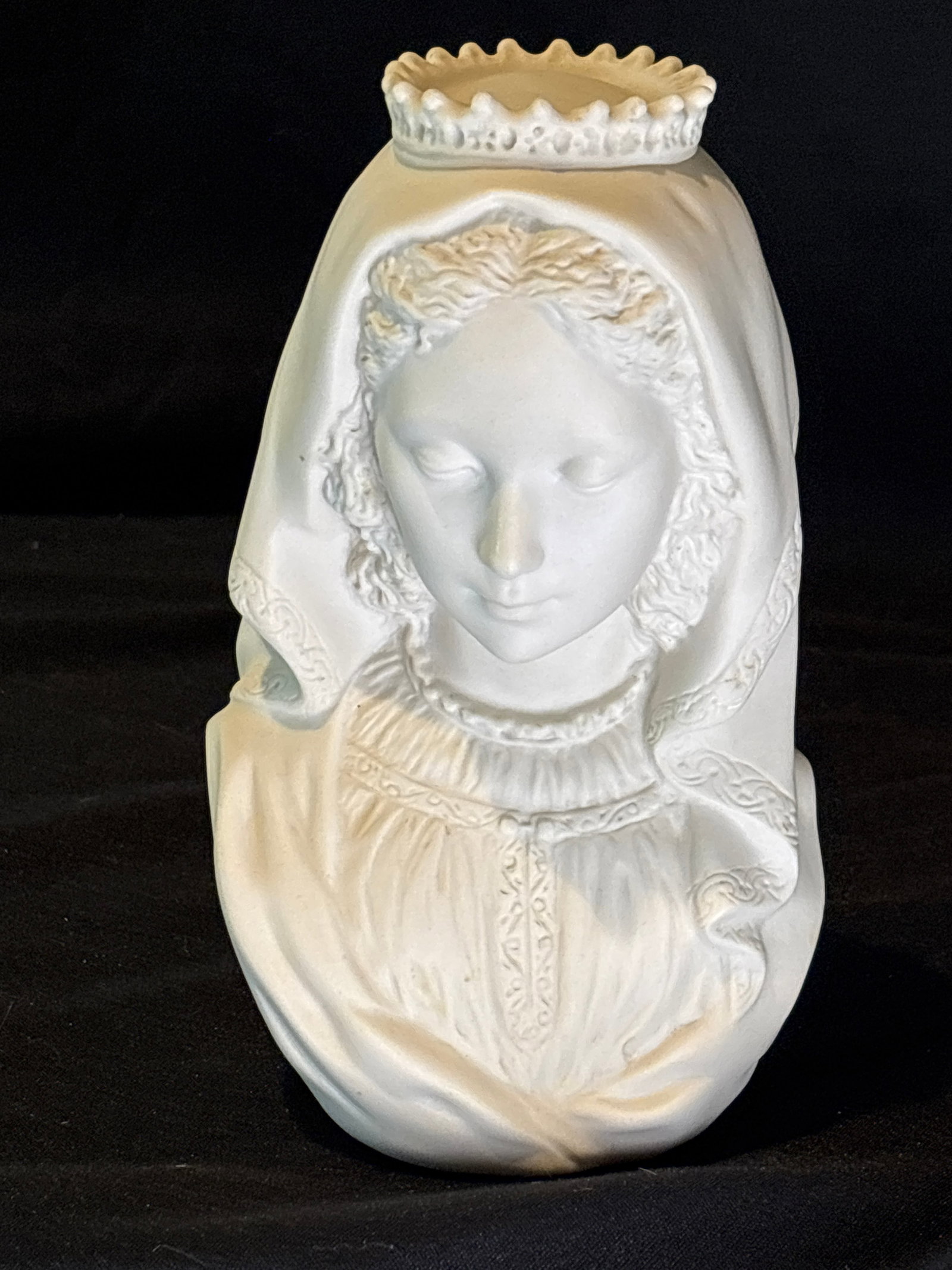 Uncommon Cybis white bisque porcelain "Madonna Queen of Peace" 7 inch bust sculpture (1 of 9)