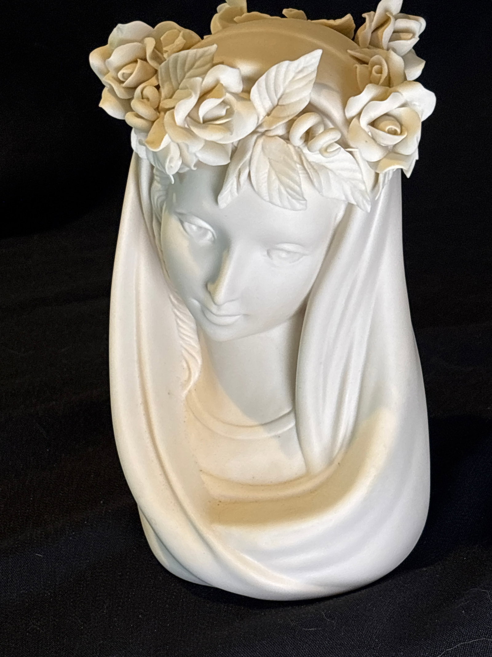 Largest 8 inch Cybis white bisque porcelain ‘Madonna Queen of Angels’ bust sculpture (1 of 11)