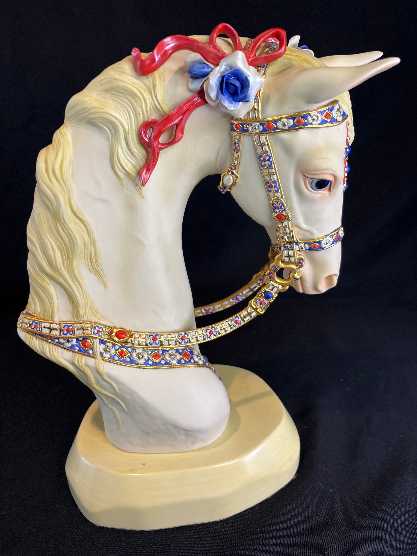 Red ribbons Limited edition Cybis Porcelain 'Satin' horse head bust: beautiful porcelain sculpture is the "Satin" Horse Head bust produced by the famous Cybis Porcelain Studio.Here are the key details about this specific piece:Designer: It was designed by the talented 