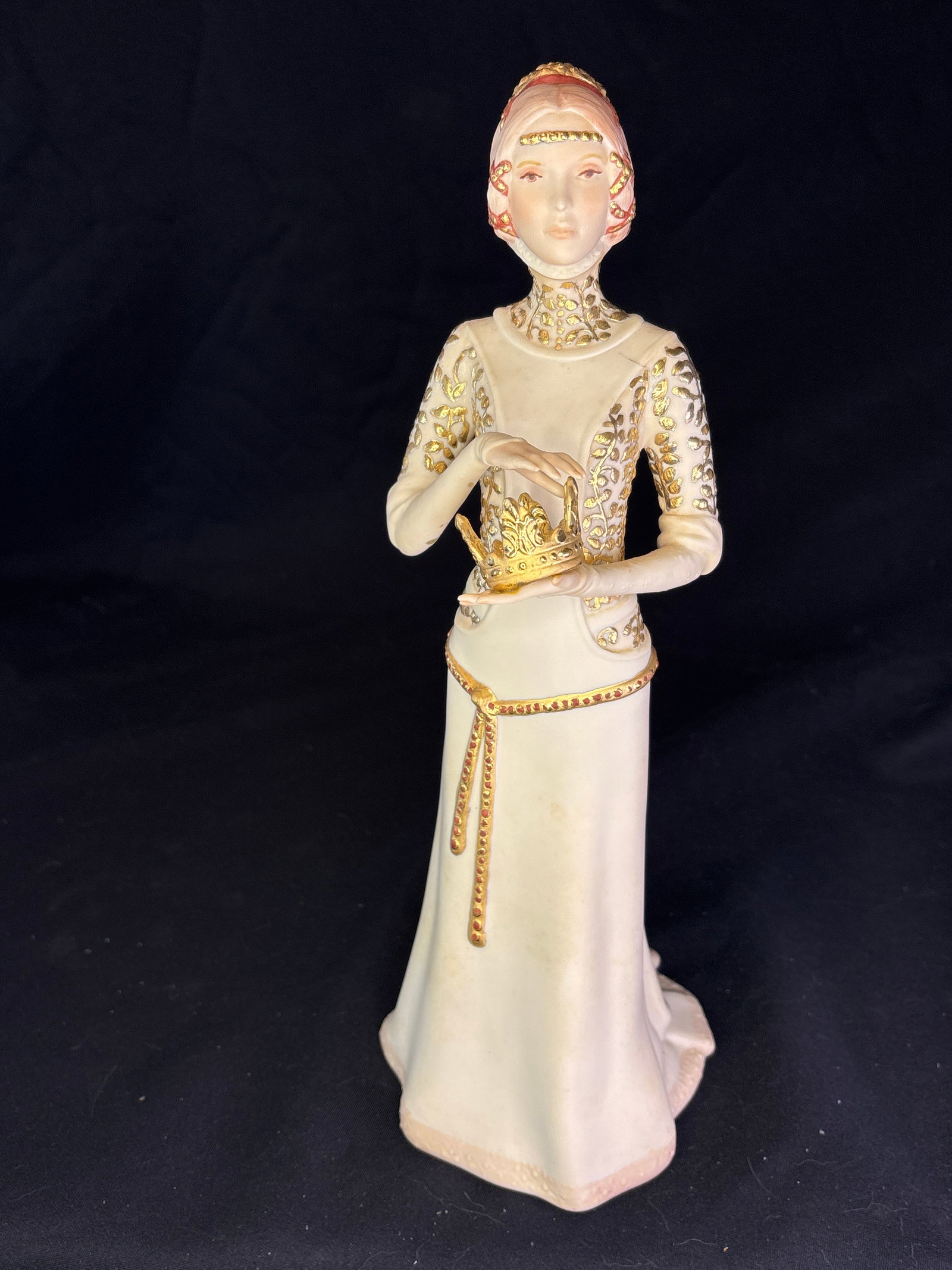 Cybis Lady Macbeth Portraits in Porcelain 13 inch Figurine: Lady Macbeth by Cybis, created as part of their "Portraits in Porcelain" collection.It is a limited edition piece (numbered out of 750) featuring hand-painted details and 24-karat gold gilding on her 