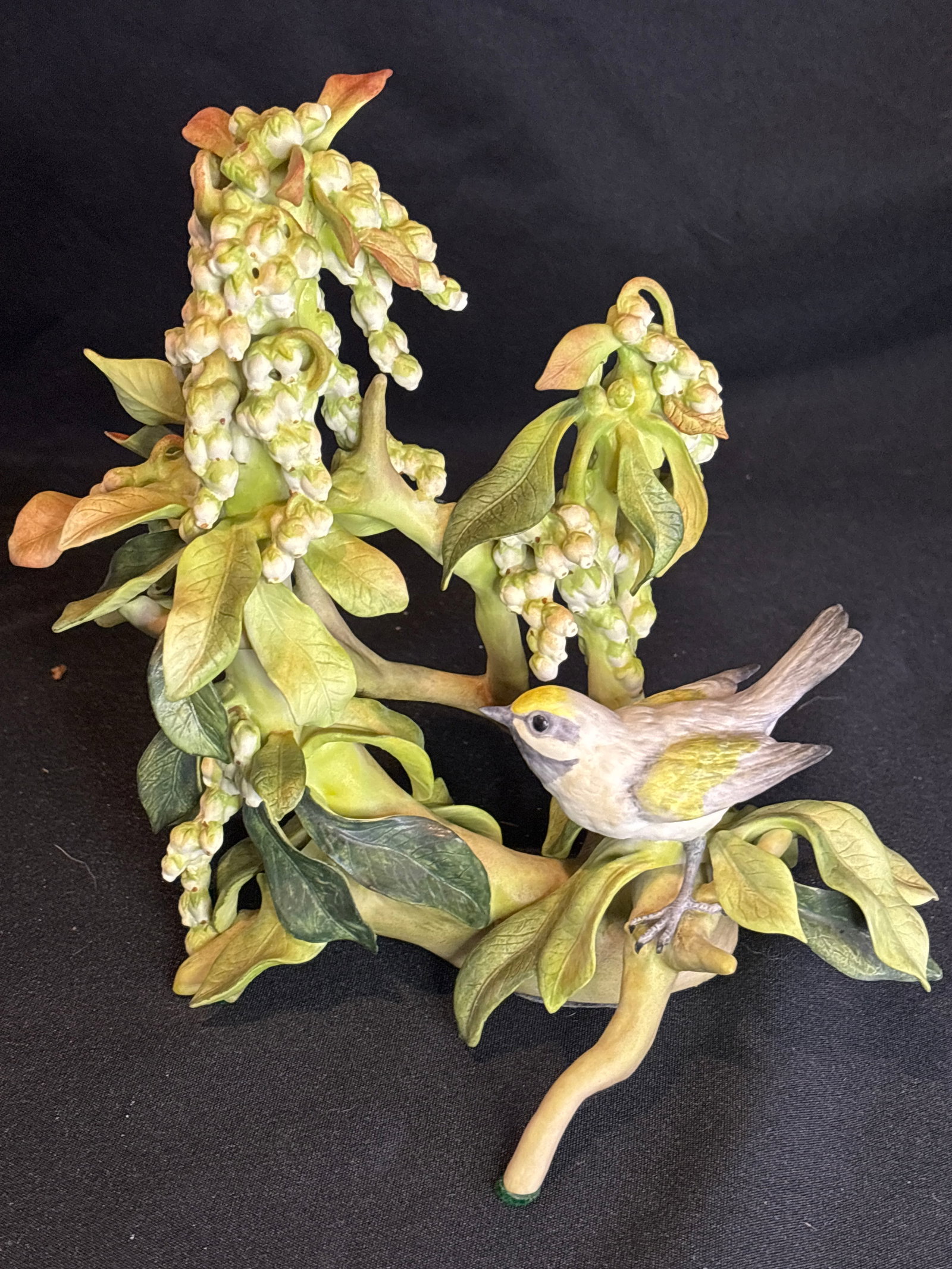vintage Blue-Headed Vireo with Lilacs bisque porcelain 12 inch statue: vintage Blue-Headed Vireo with Lilacs bisque porcelain figurine, created by the renowned American studio Cybis Porcelain.Introduced as a limited edition set in 1967, this detailed sculpture stands app