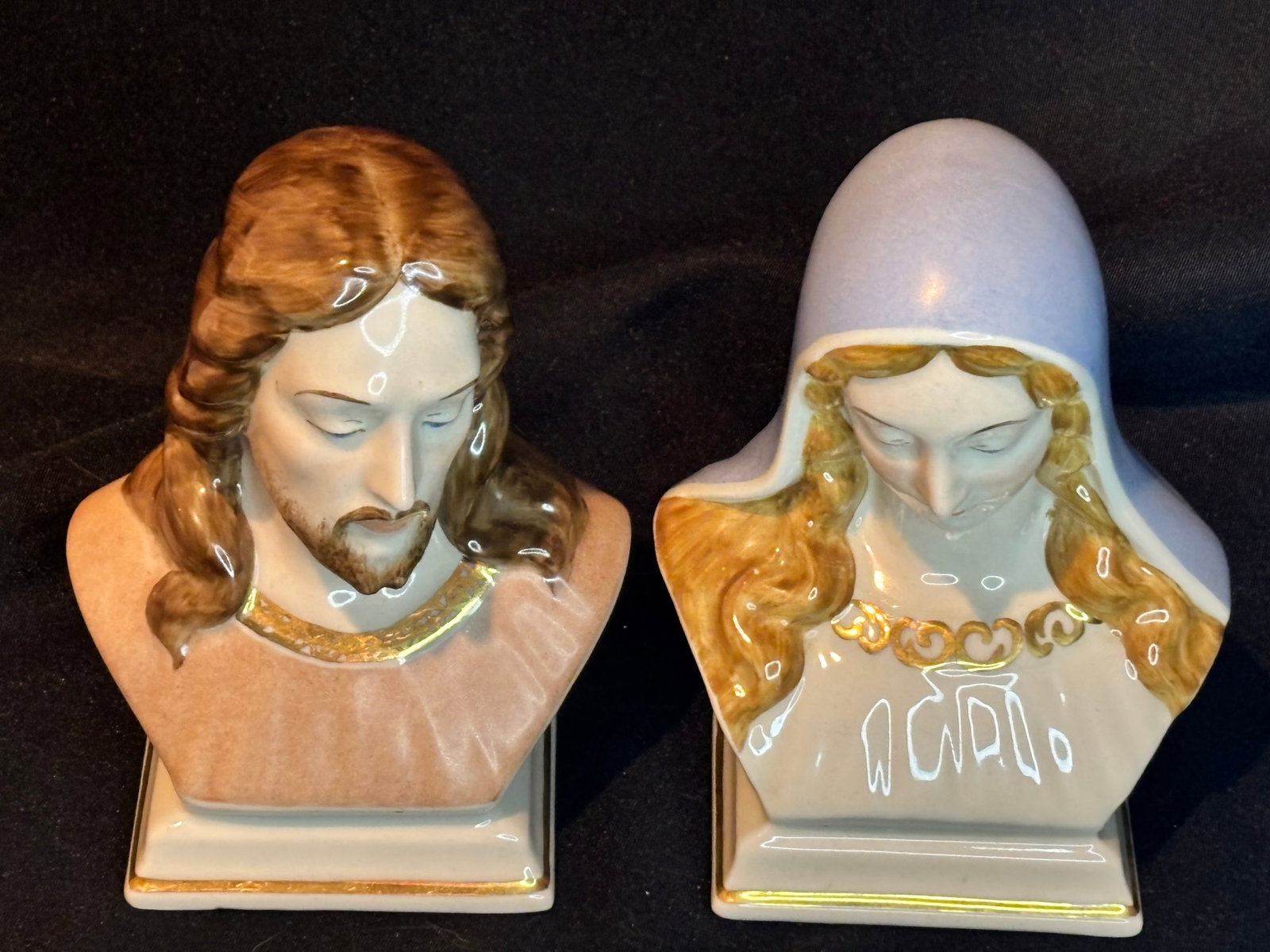 Two vintage ceramic bust of the Virgin Mary & Jesus Holland mold (1 of 5)