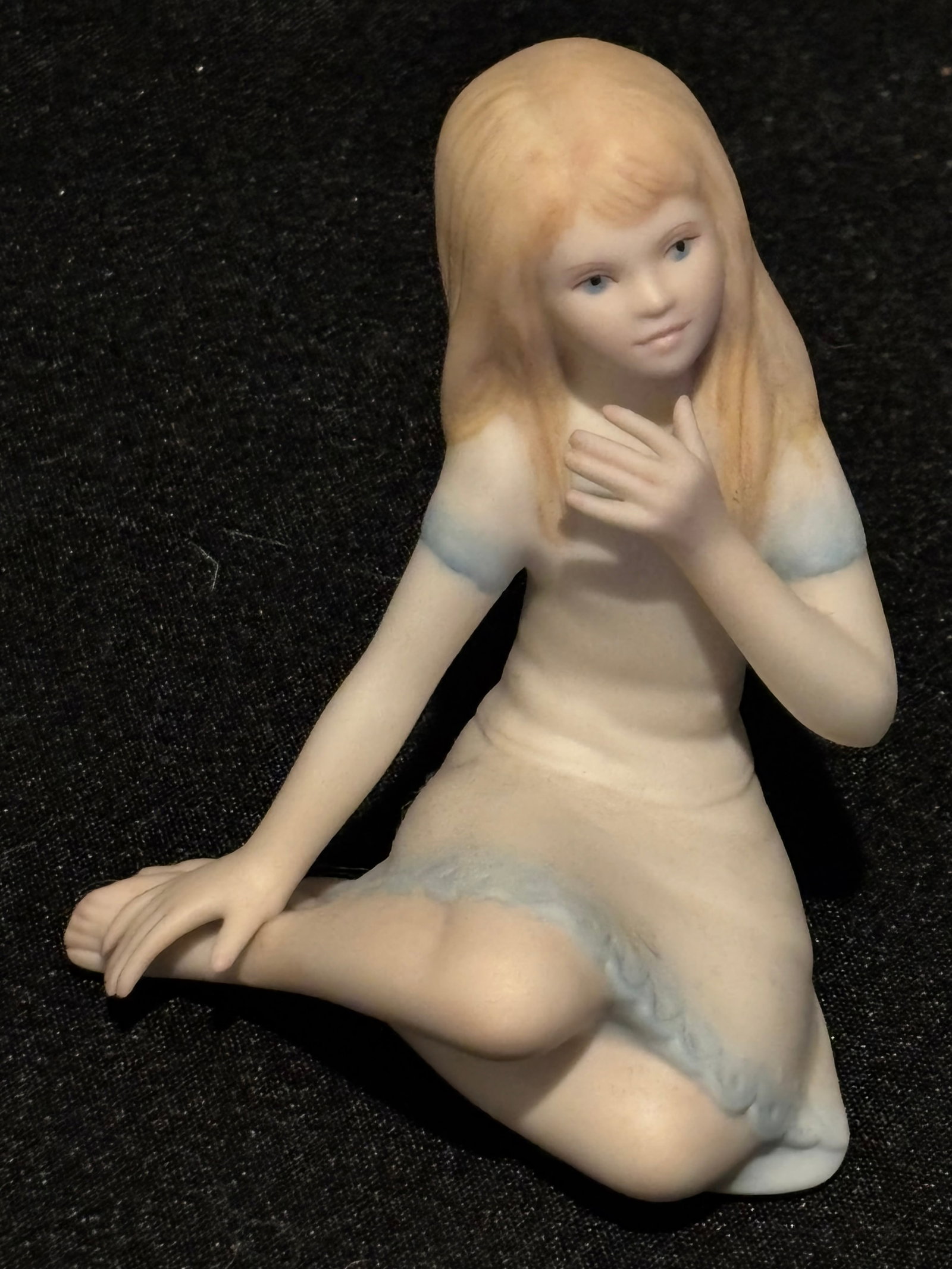 Cybis "Thumbelina" porcelain figurine "The Children's to Cherish" collection: Thumbelina, produced by the Cybis porcelain studio between 1957 and 1972.Figurine DetailsMaker: CybisName: "Thumbelina" (from the Children to Cherish collection)Material: Bisque porcelain (matte, ungl