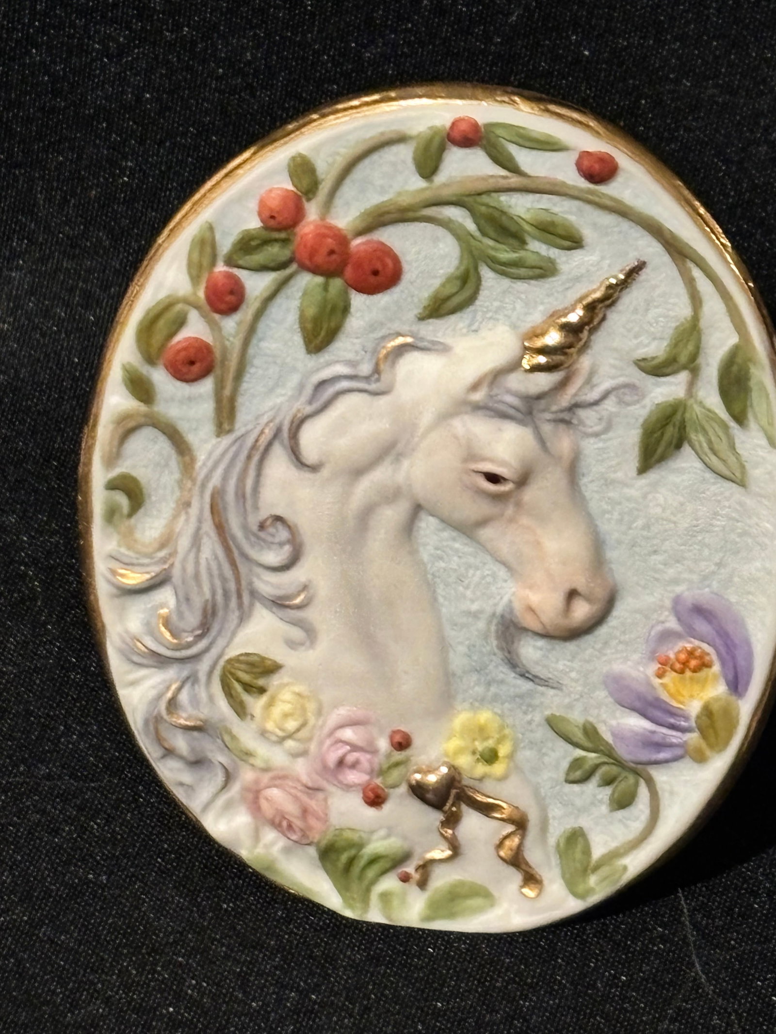 Cybis Porcelain Unicorn Plaque stand 3&1/2 inch (1 of 6)