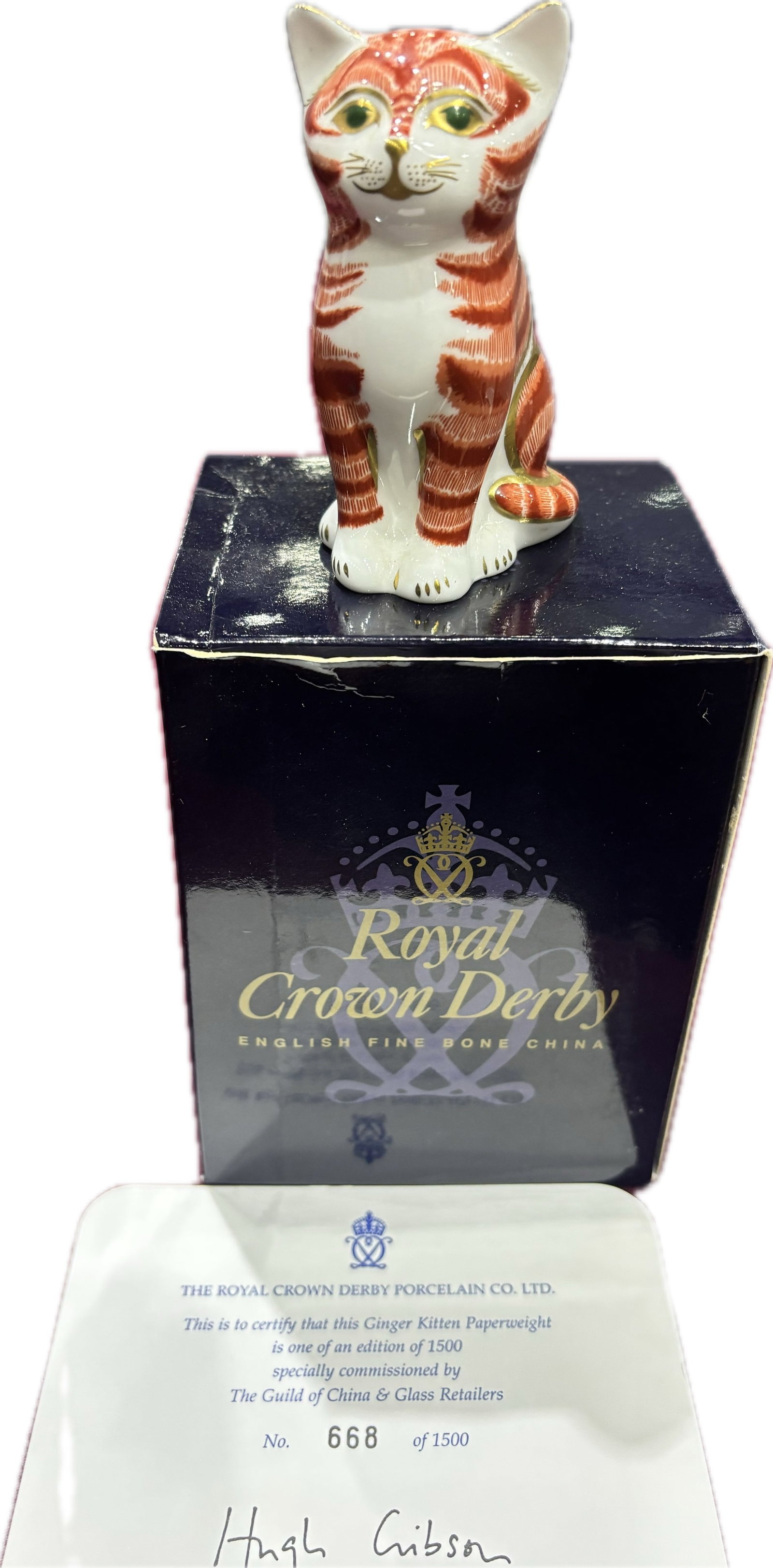 Royal Crown Derby English bone china ‘Ginger Kitten 3&1/4 inch paperweight: vintage Royal Crown Derby porcelain cat figurine known as the "Ginger Tom Cat".The figurine features hand-painted orange and white stripes with intricate 22k gold detailing.It typically includes a sig