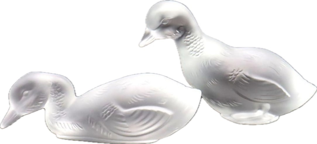 Two vintage Baccarat French frosted crystal duck figurines 5.25 inch Sculptures: Two vintage Baccarat French frosted crystal duck figurines, often used as decorative sculptures or paperweights.They are crafted from high-quality French crystal and typically feature an acid-etched B