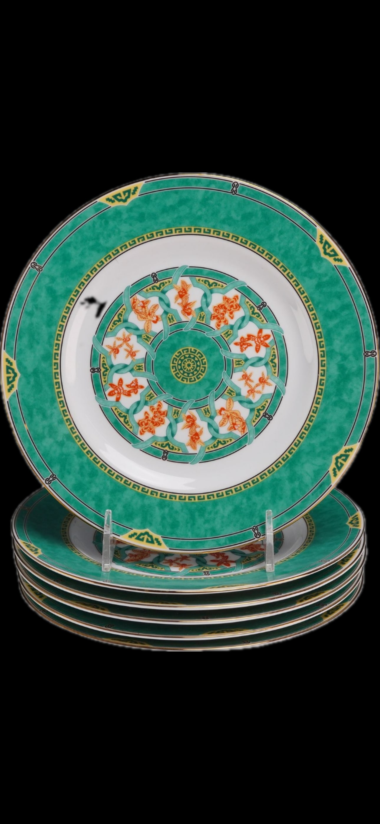 Set of six Christofle, French porcelain Oceana Vert Ginkgo pattern 8.75 inch plates: Christofle, France. Set of six porcelain plates in the Oceana Vert Ginkgo pattern, featuring a wide mottled emerald green border framed by concentric yellow and black Greek key bands and finished with