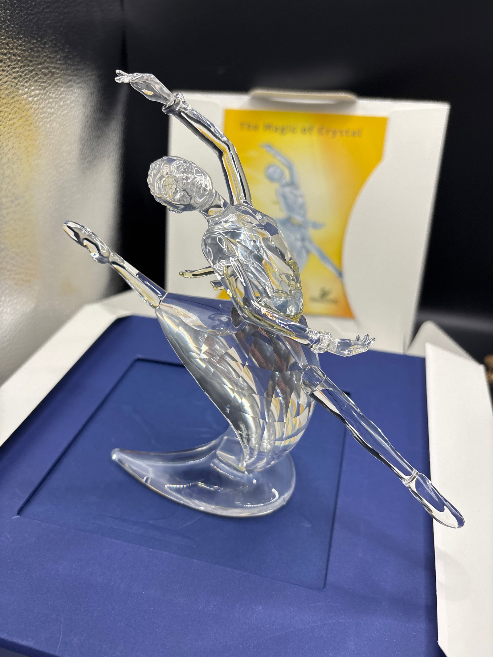 Large Swarovski "Anna" (Item #627396) is the 2004 SCS Annual Edition: With original box…Swarovski "Anna" (Item #627396) is the 2004 SCS Annual Edition. It is the final piece in the "Magic of Dance" trilogy, inspired by legendary Russian ballerina Anna Pavlova.