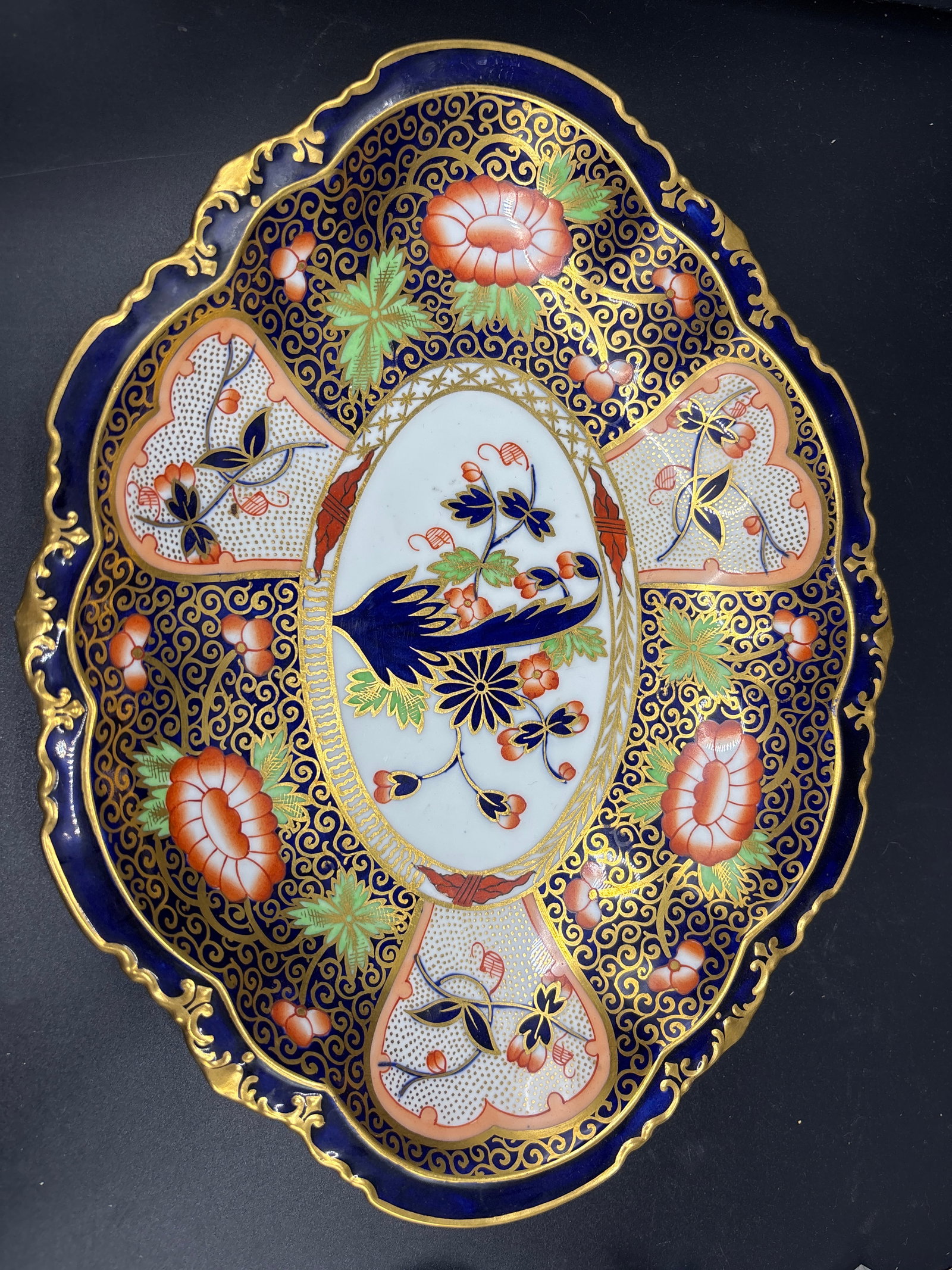Royal Crown Derby 10&1/2 inch dish featuring the iconic Old Imari pattern 1128 (1 of 8)