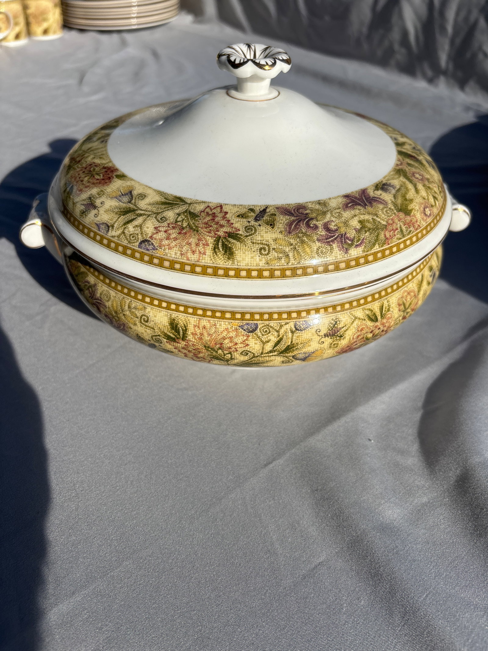 Wedgwood Floral Tapestry 10 inch covered round serving bowl: Wedgwood Floral Tapestry 10 inch covered round serving bowl crafted from fine bone china in England.Pattern Details: Features a textured olive and sage green border with multicolored floral sprays,