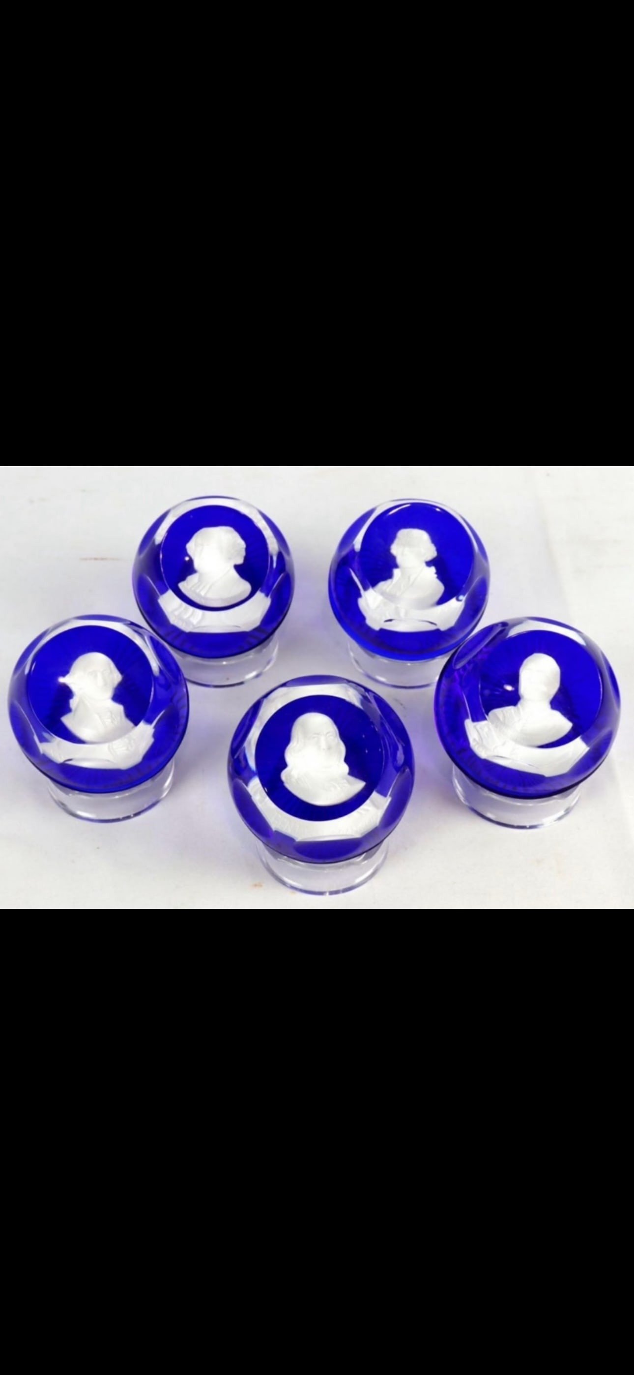 Baccarat Franklin Mint Five-Piece Paperweight Set: Baccarat Franklin Mint Five-Piece Paperweight SetFrenchContemporaryEach measure approx. - 2 1/2" H x 3" D A five-piece Baccarat Franklin Mint paperweight set, including portraits of Benjamin Franklin,