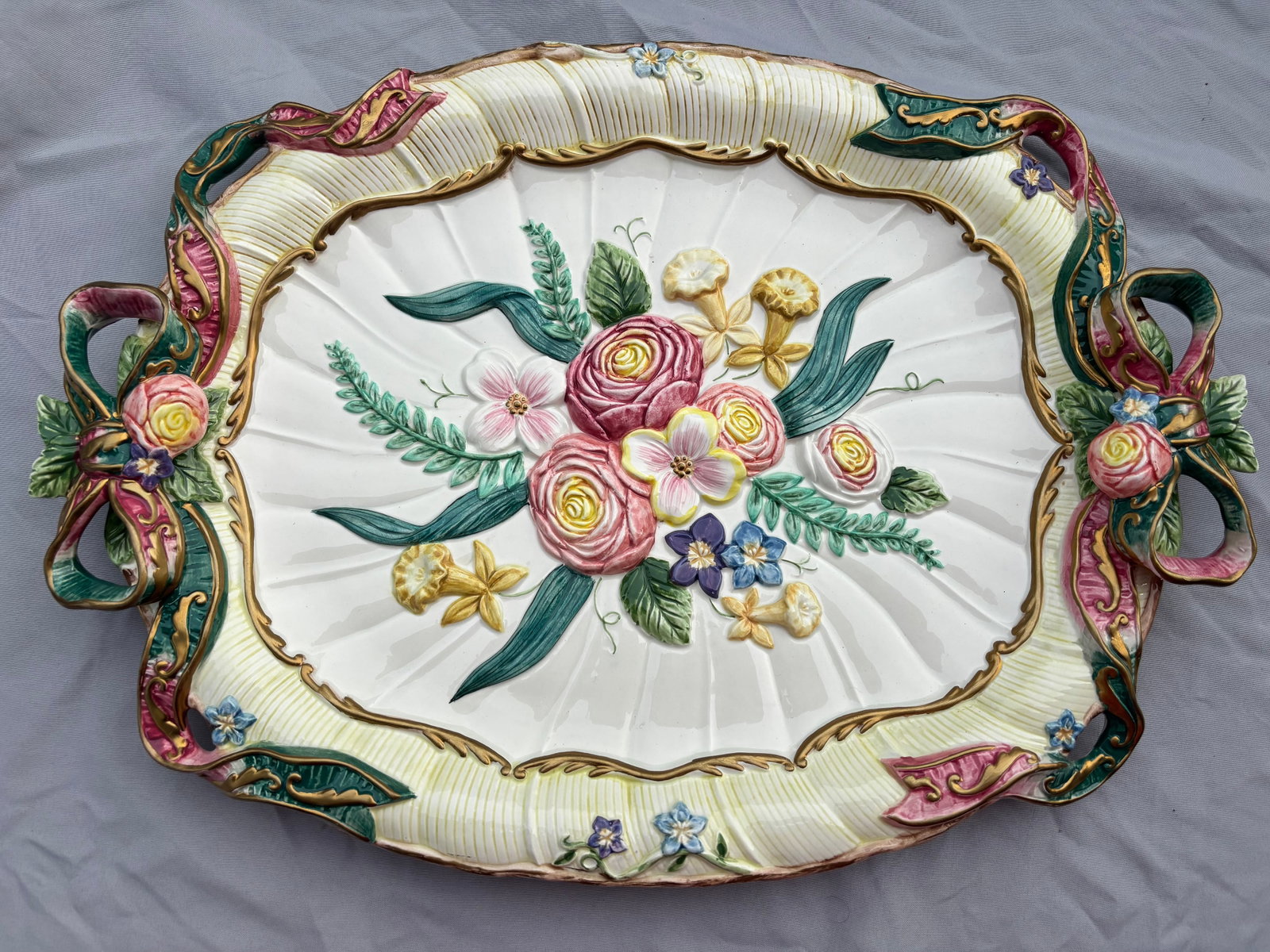 Big 19 inch vintage Fitz and Floyd "Woodland Spring" ceramic oval serving platter: vintage Fitz and Floyd "Woodland Spring" ceramic oval serving platter. Originally released in the 1990s, this highly collectible, hand-painted piece features vibrant, three-dimensional embossed