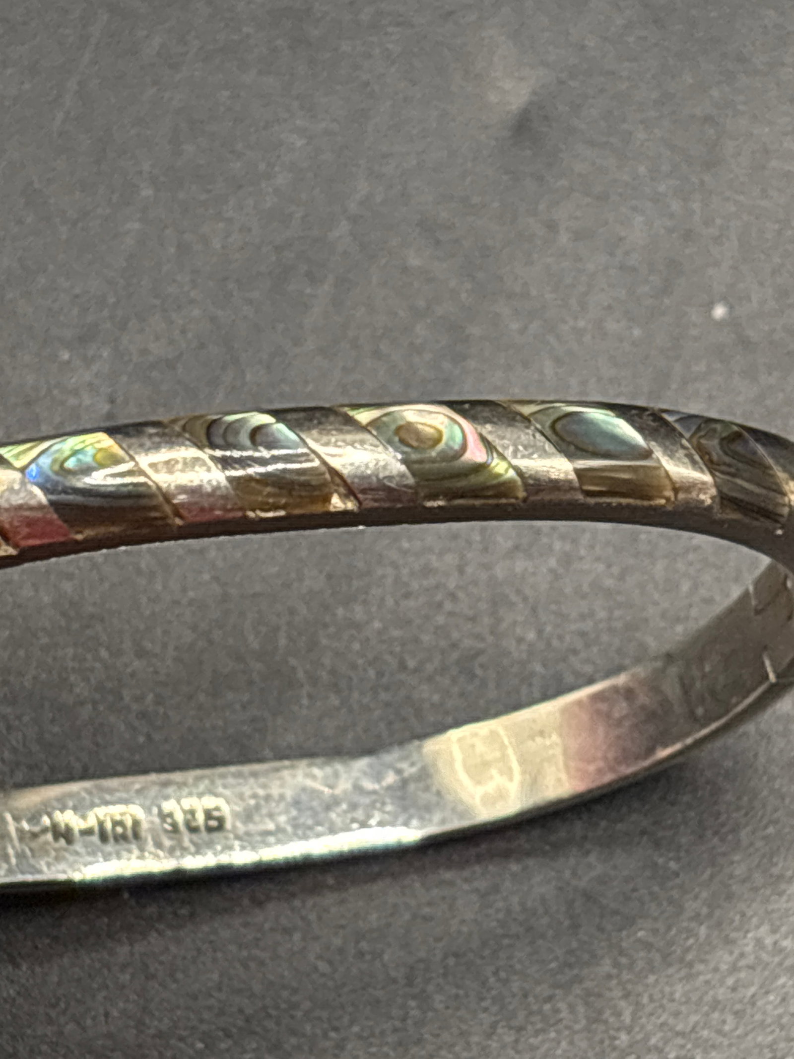 37 grams vintage sterling silver bangle bracelet adorned with diagonal inlay bands - 4