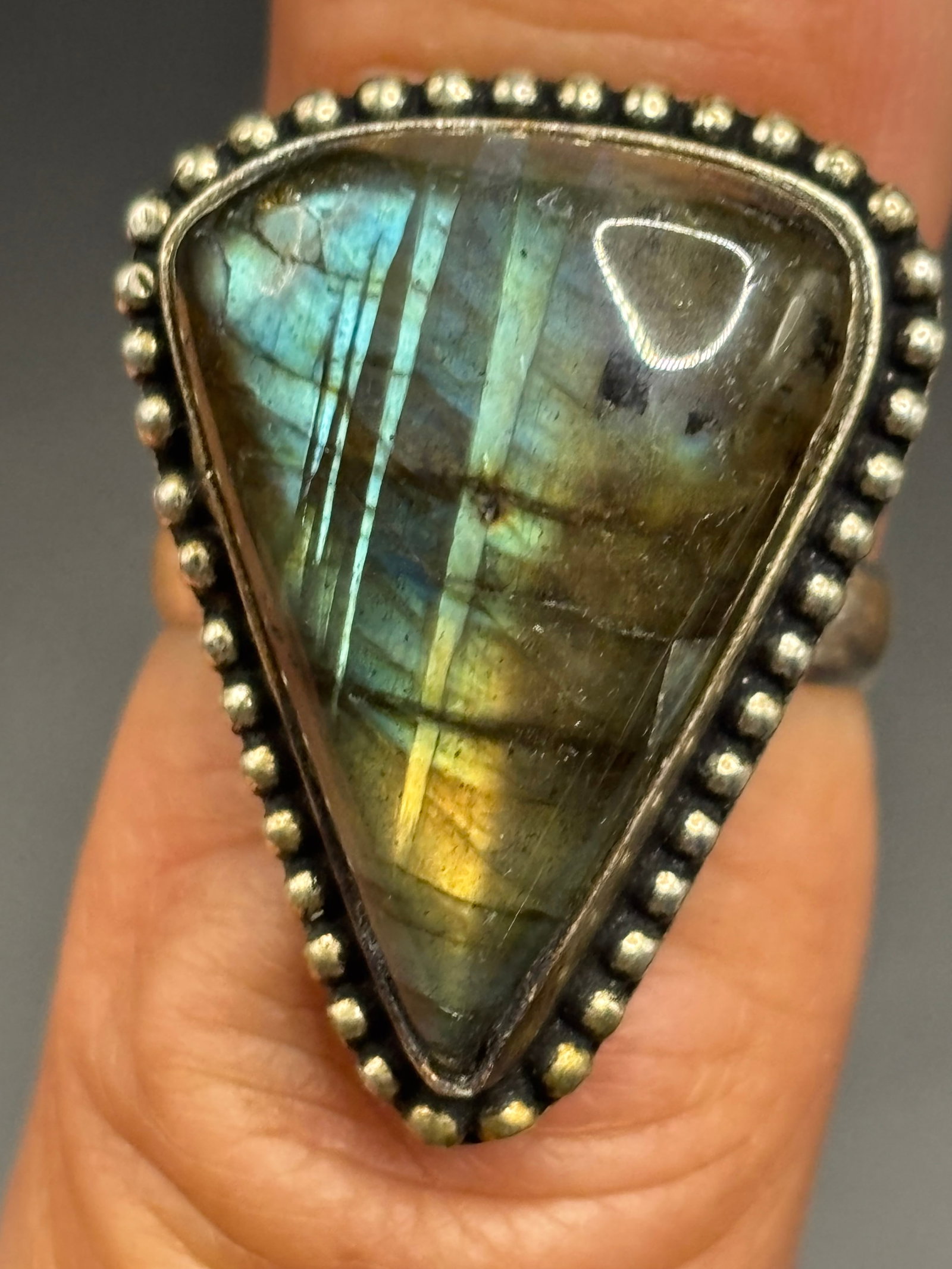 vintage sterling triangular labradorite statement ring - 3
