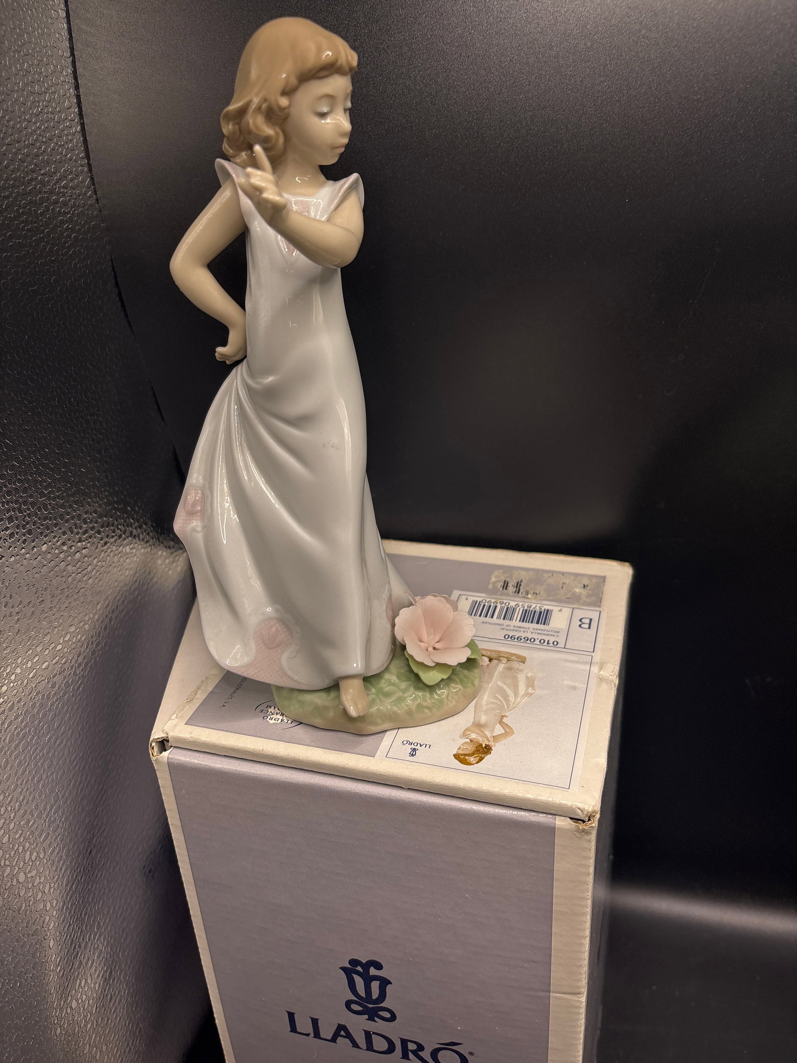 Lladró porcelain 8 inch figurine "Bellflower, Symbol of Gratitude" (Model No. 6990): With box, Lladró porcelain figurine "Bellflower, Symbol of Gratitude" (Model No. 6990), sculpted by José Luis Alvarez in Spain.Details: Issued in 2003 and retired in 2008, standing approximately 8