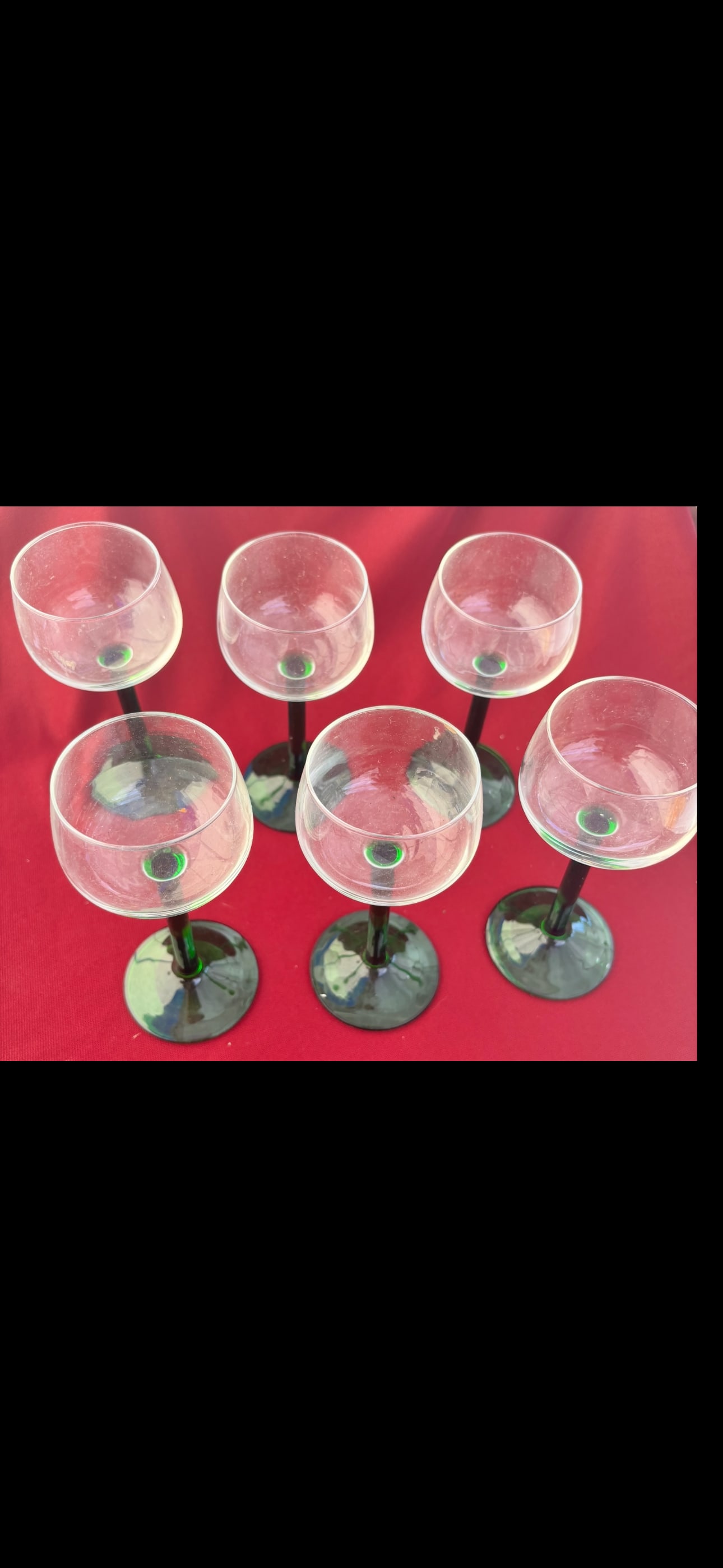 Set of six vintage Luminarc emerald green stem wine glasses (1 of 4)