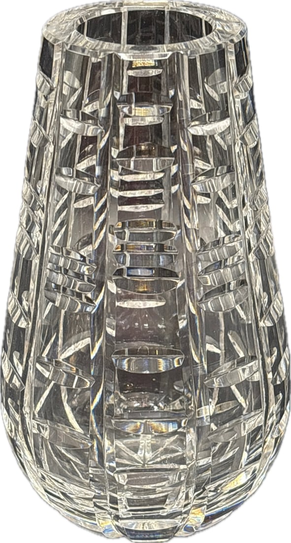vintage Waterford Crystal "Tralee" pattern 7 inch vase: vintage Waterford Crystal vase in the "Tralee" pattern. Design: It features a distinctive pear-shaped or teardrop design with vertical cuts intersected by horizontal cuts. Dimensions: The vase is appr