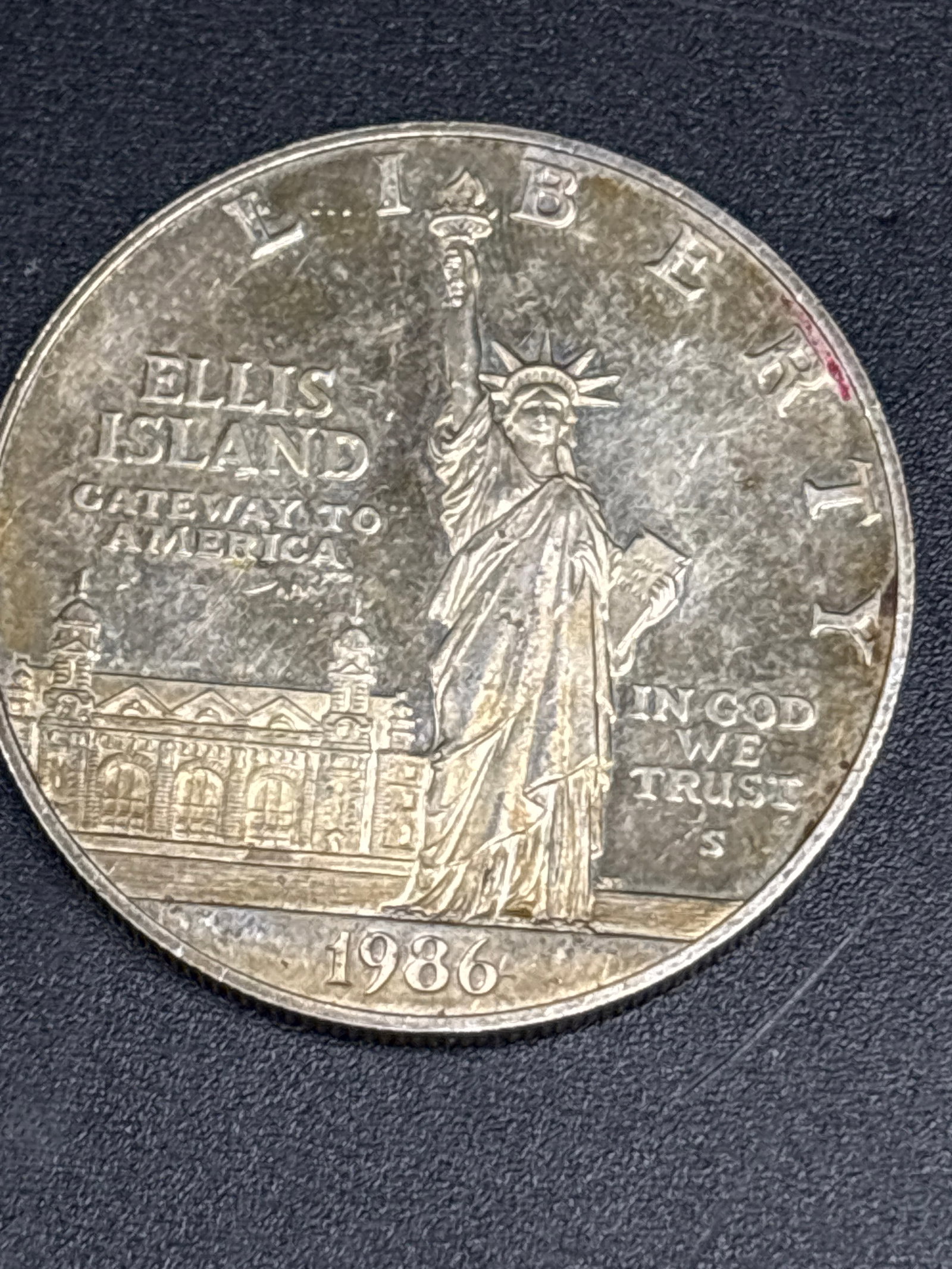 .7734 troy ounce 90% fine silver 1986 Statue of Liberty Centennial dollar coin (1 of 5)