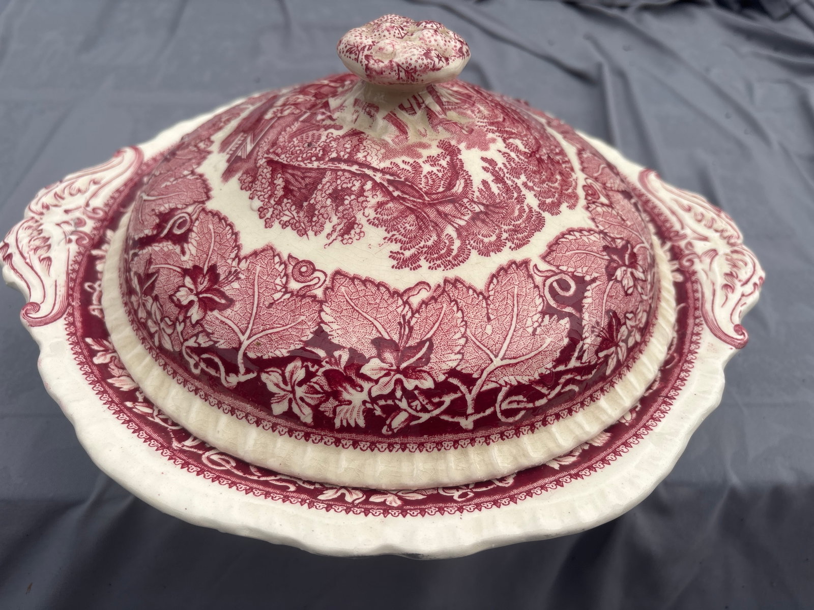 Nice 11 inch covered bowl Mason's Vista pink transferware ironstone (1 of 9)