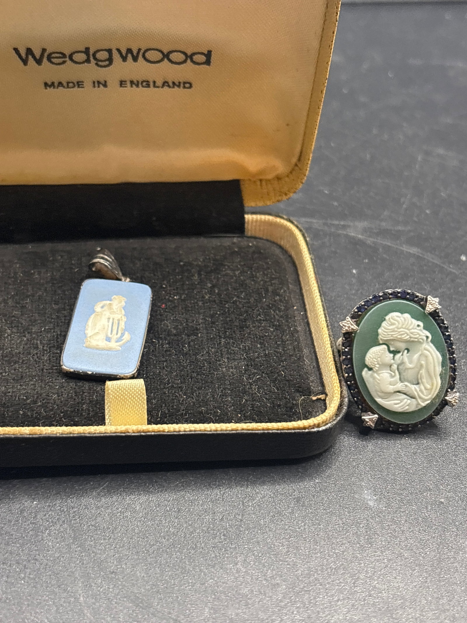 Sterling cameo ring, sterling Wedgwood Jasperware pendant & a necklace (1 of 6)