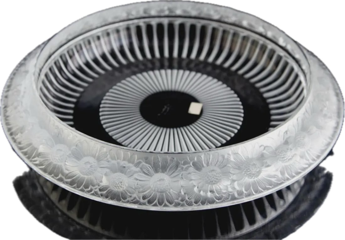 authentic Lalique Crystal bowl (1 of 1)