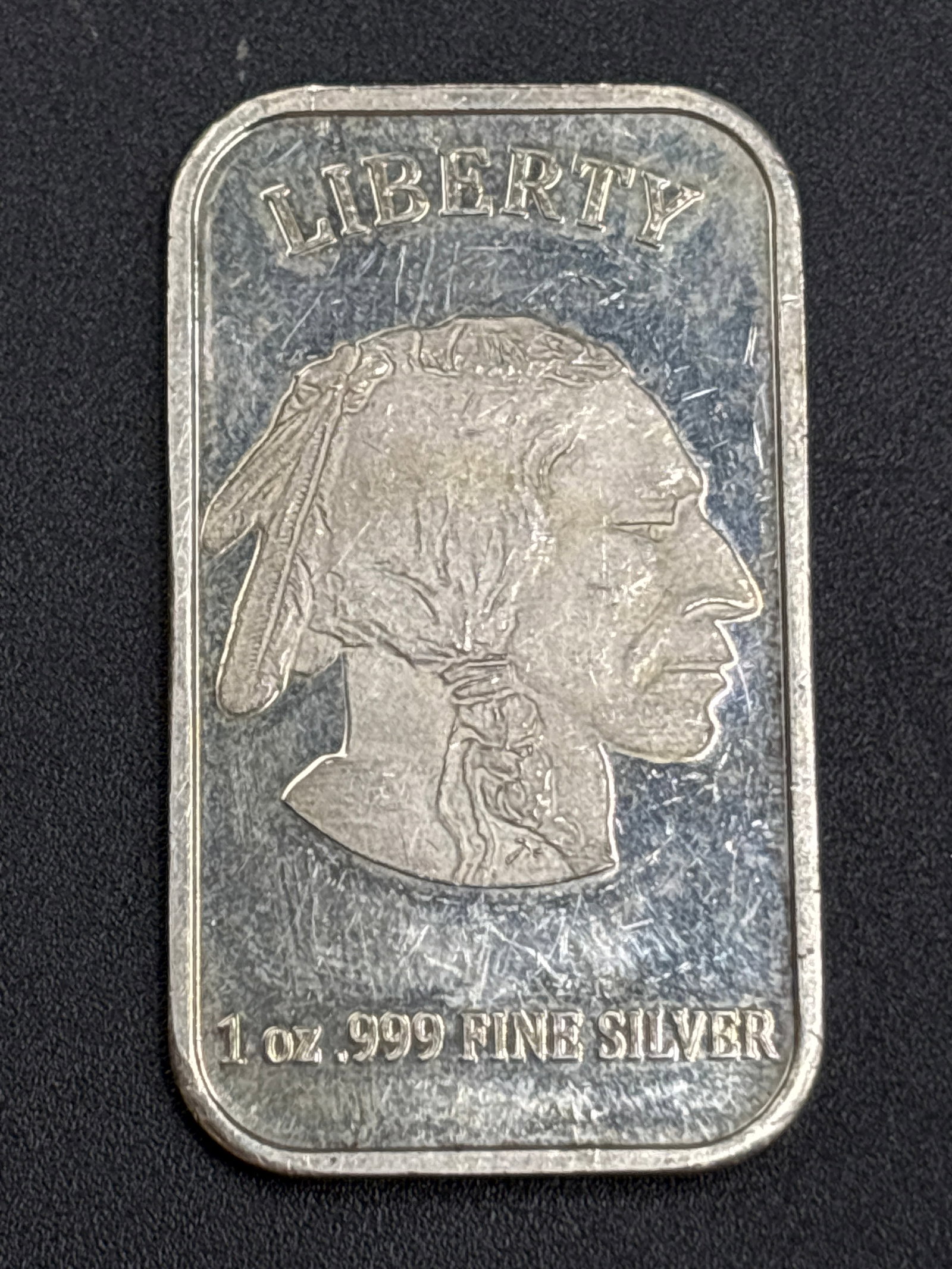 1 troy ounce .999 fine silver Buffalo Silver Bar bullion ingot: 1 troy ounce Buffalo Silver Bar, a widely recognized generic silver bullion ingot minted by private mints like SilverTowne.Key Details & Characteristics* Design Origin: The artwork features an America