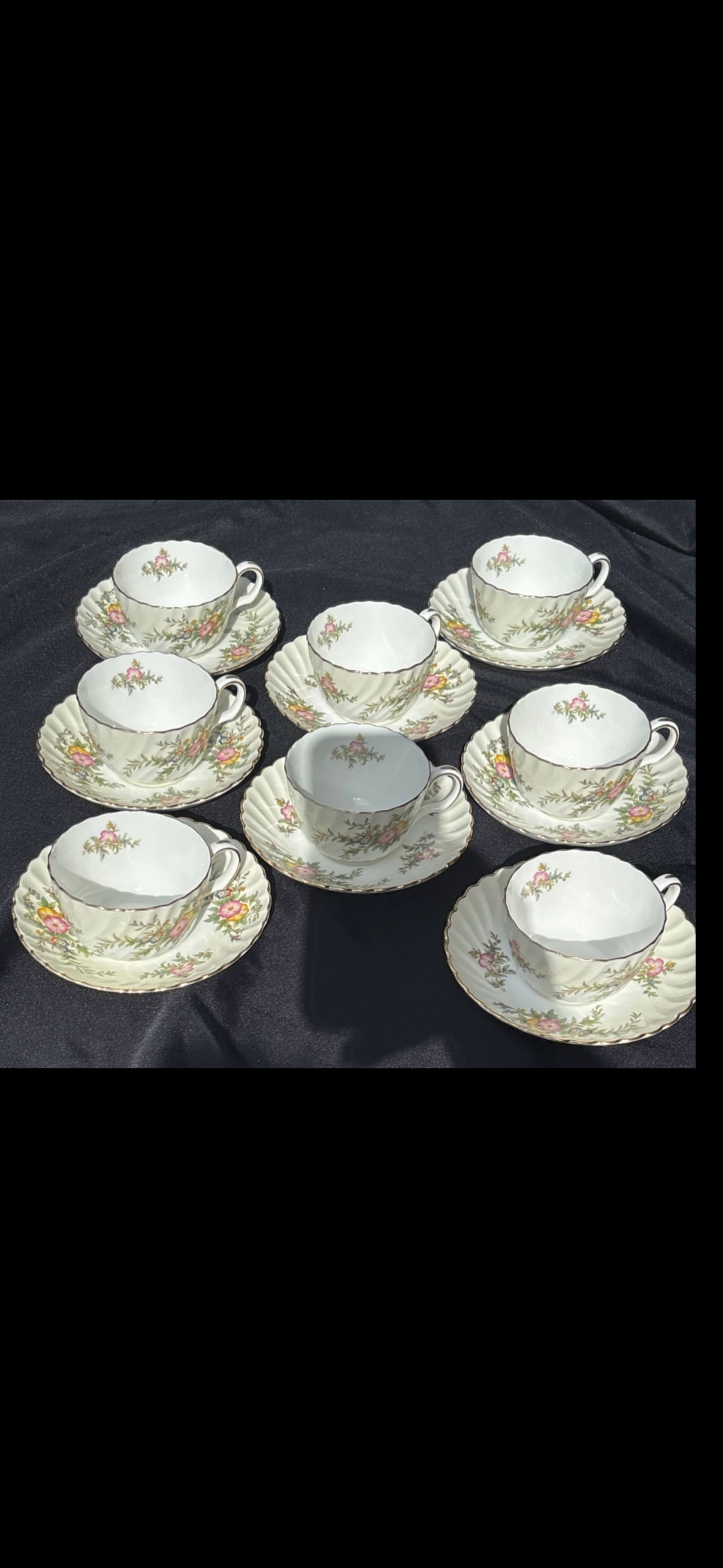 Set of eight ‘York’ vintage Minton bone china cups with saucers: Set of eight ‘York’ vintage Minton bone china cups with saucers.