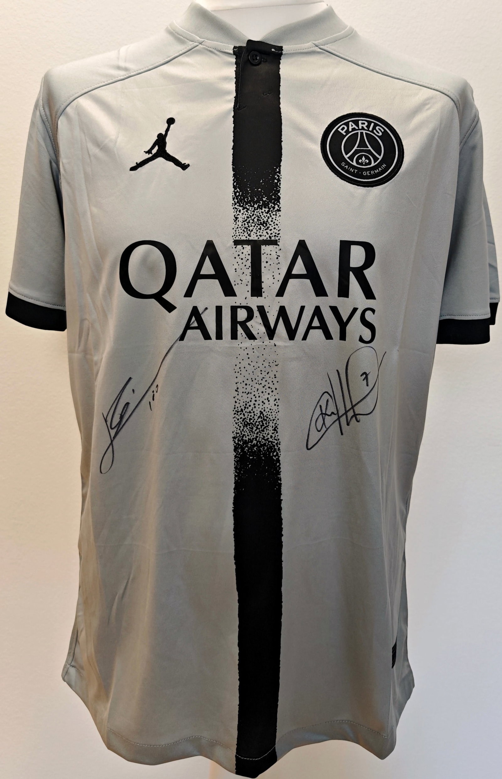 Lionel Messi (1987-) & Kylian Mbappé (1998-), Signed Paris Saint-Germain 2022-2023 Away Shirt (1 of 5)
