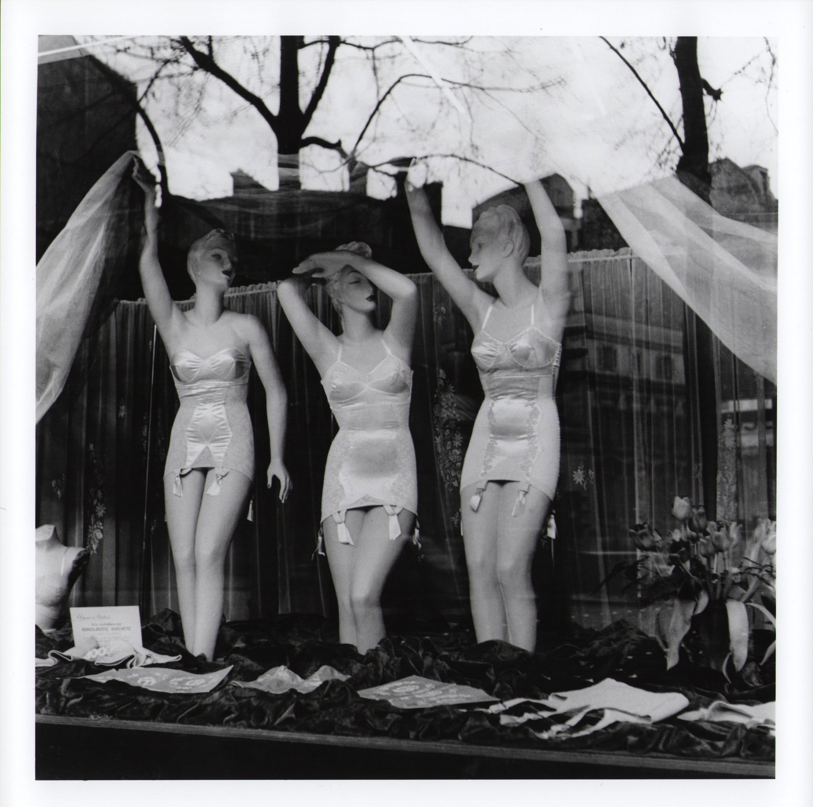 Édouard Boubat (1923-1999), Paris Huitième Arrondissement, 1948 (1 of 3)