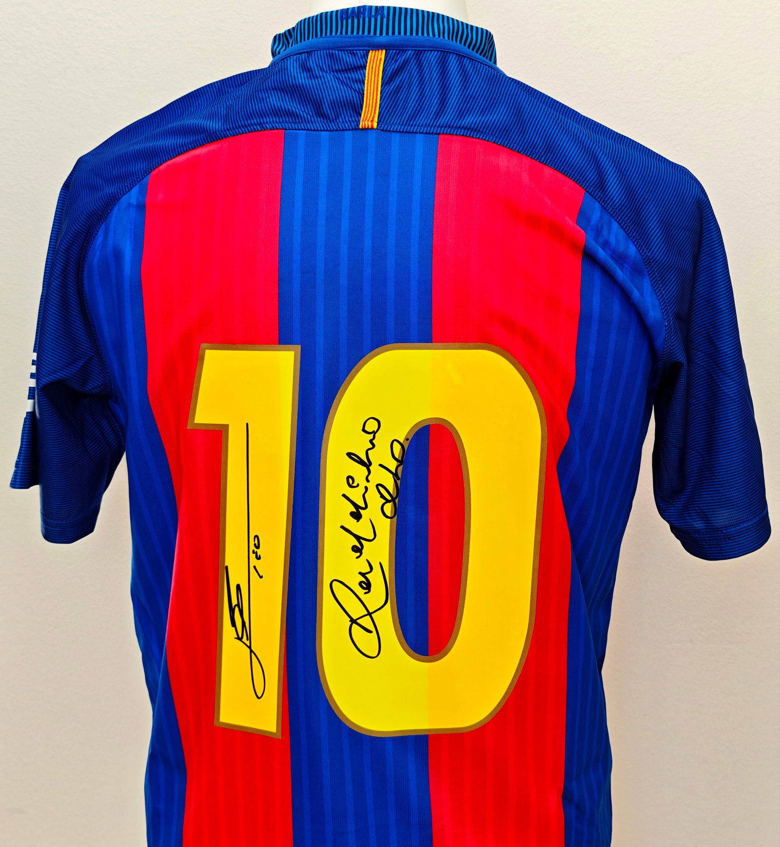 Lionel Messi (1987-) & Ronaldinho (1980-), Signed FC Barcelona 2016-2017 Home Shirt (ICONS (1 of 6)