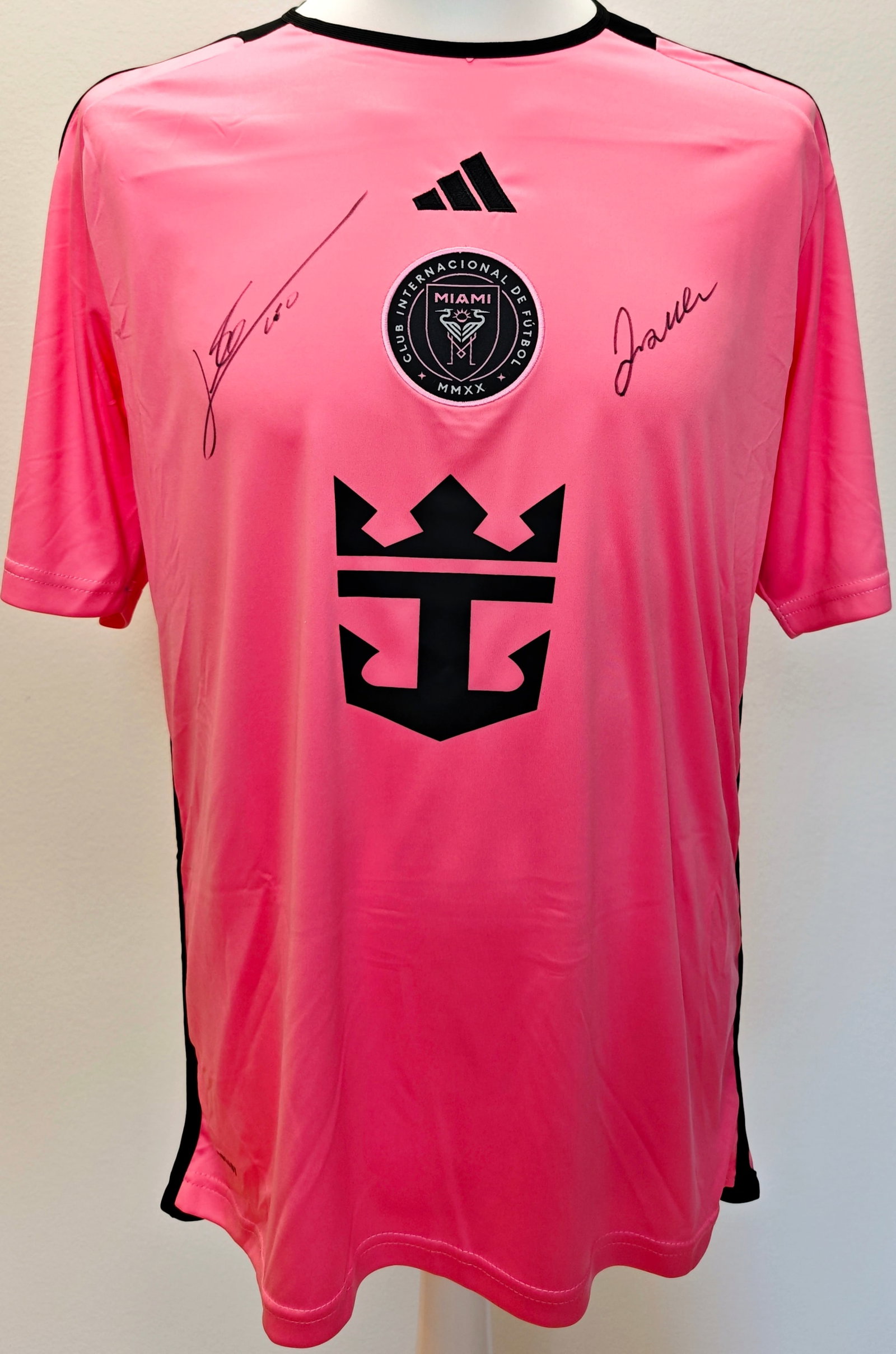 Lionel Messi (1987-) & David Beckham (1975-), Dual-Signed Inter Miami CF Shirt (ICONS) (1 of 4)