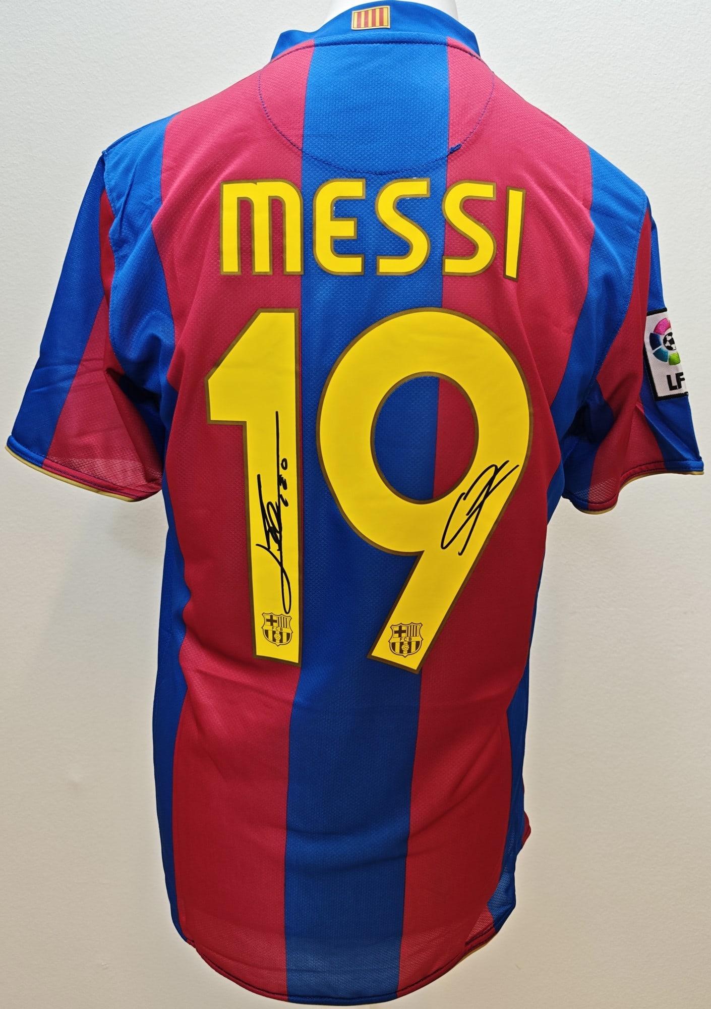 Messi & Yamal Signed Barça 07-08 Shirt ICONS COA (1 of 5)