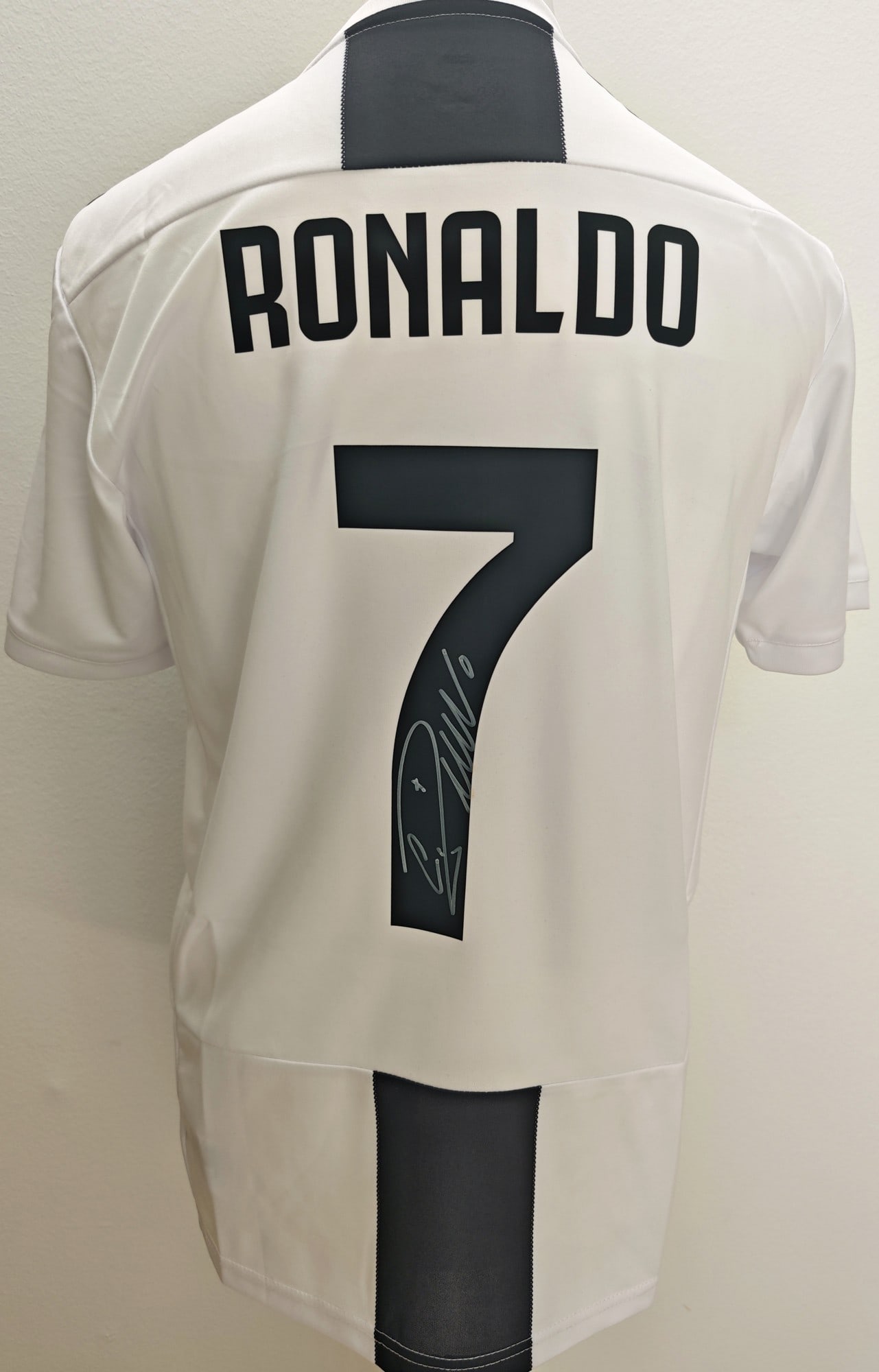 Ronaldo Signed Juventus 2018-19 Home Shirt: Cristiano Ronaldo, "Juventus 2018-2019 home shirt". A Juventus home shirt from the 2018-2019 season, signed by Cristiano Ronaldo.