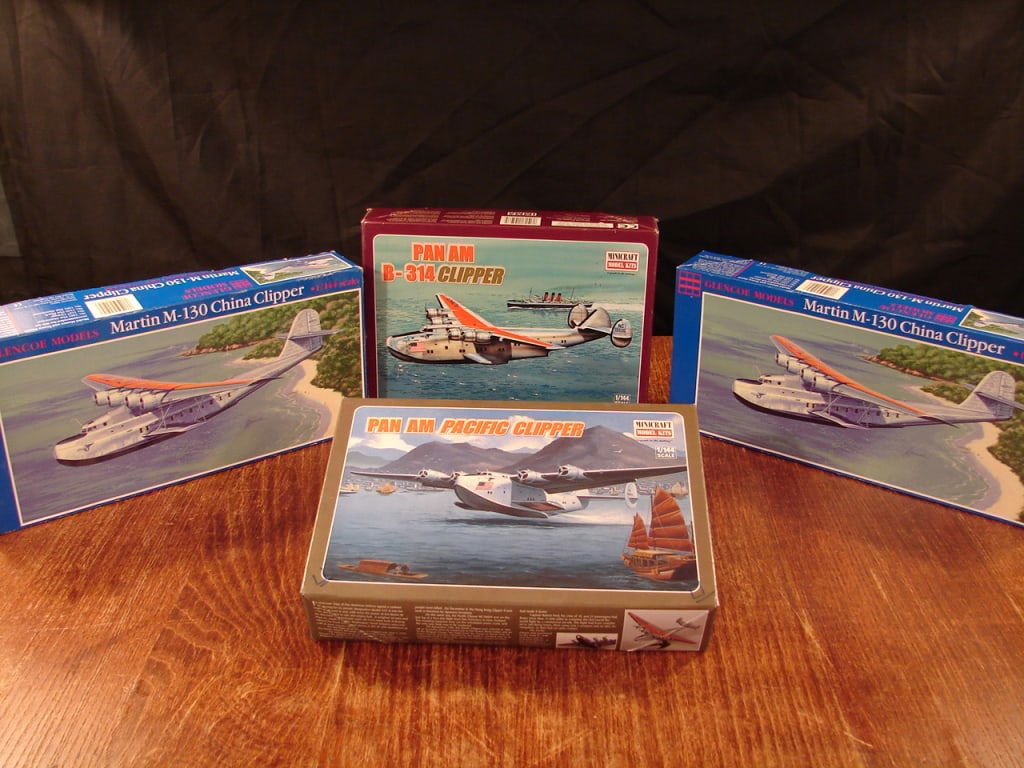Group of 4 vintage model airplane kits (1 of 7)