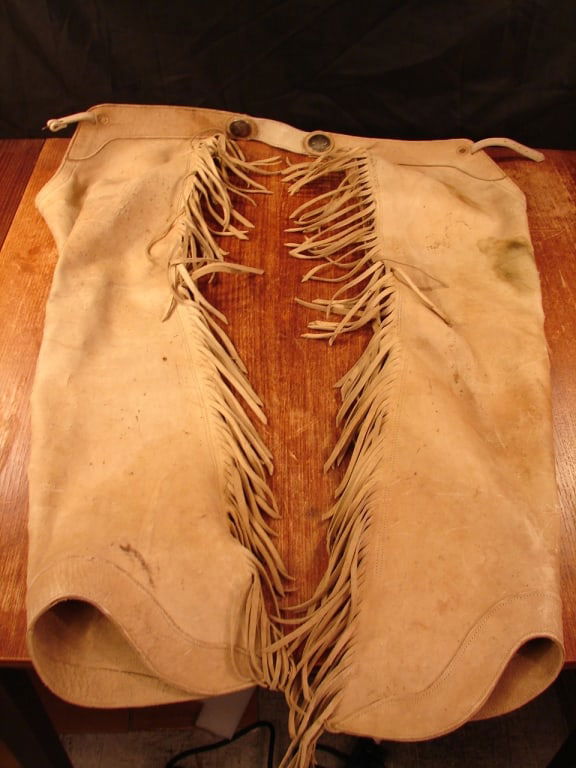 Vintage pair of fringed shotgun cowboy chaps (1 of 7)