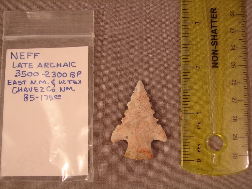 Native American Indian arrowhead artifact (1 of 2)