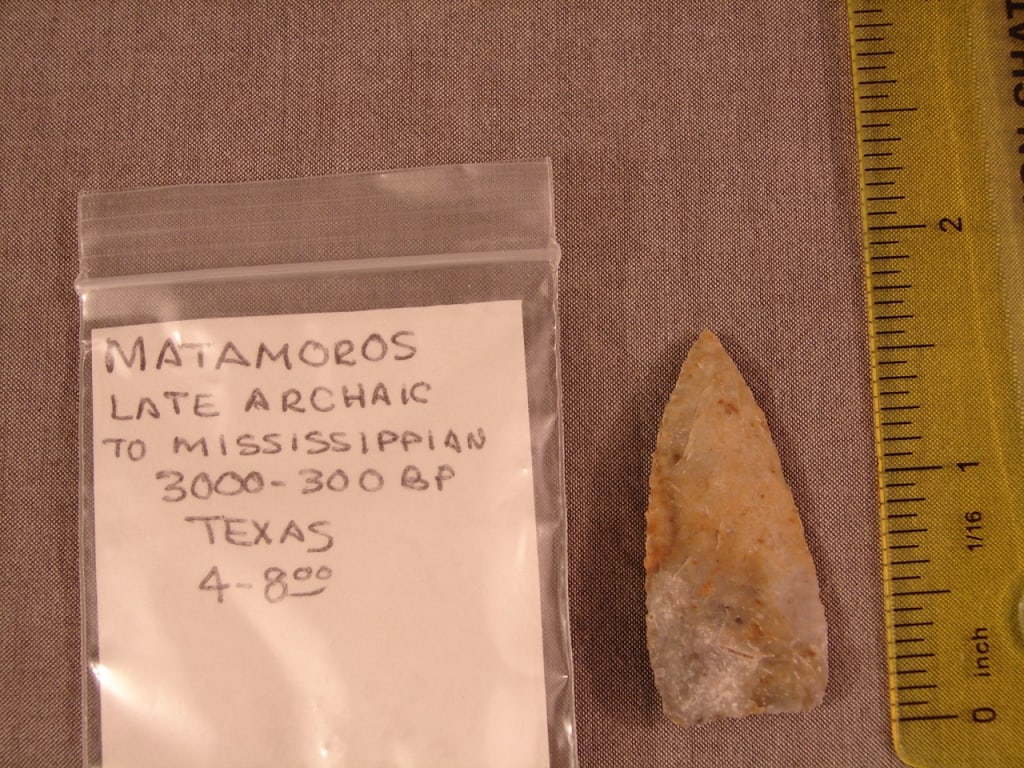 Native American Indian arrowhead artifact (1 of 2)