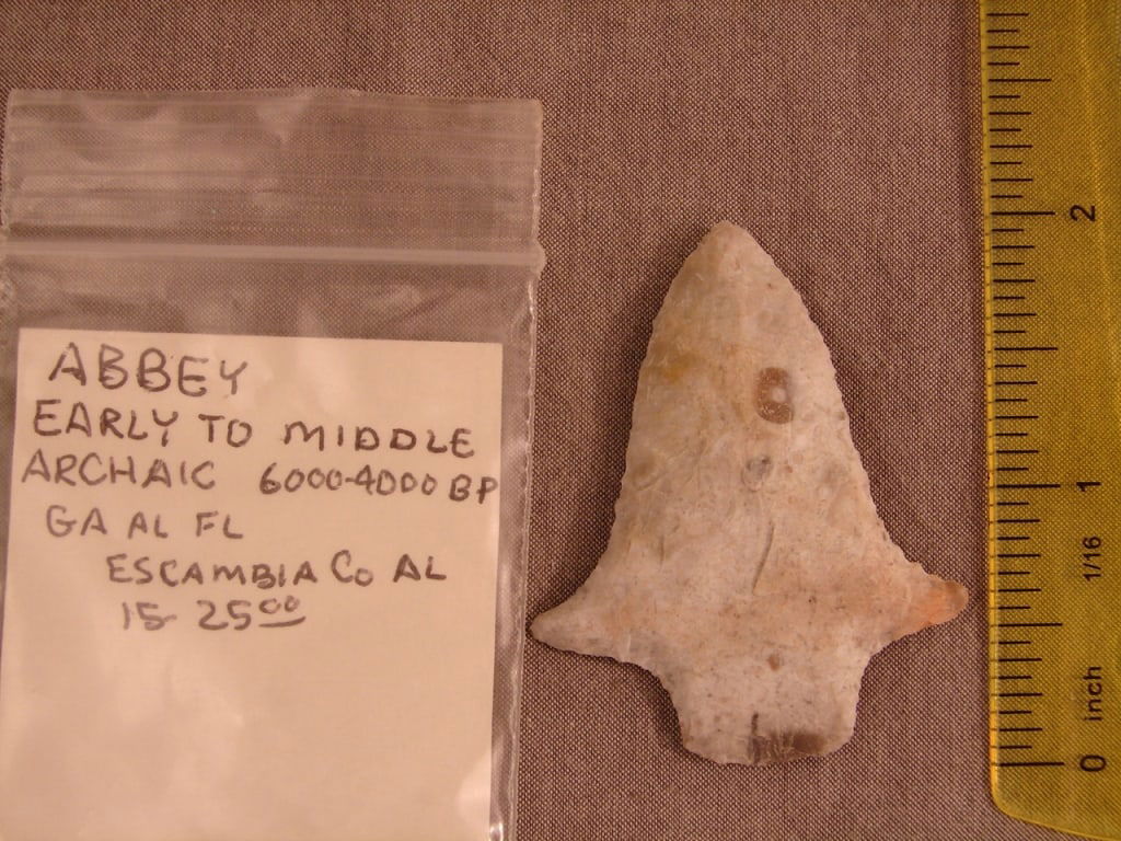 Native American Indian arrowhead artifact (1 of 2)