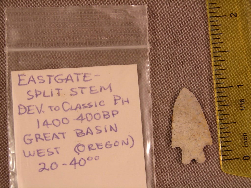 Native American Indian arrowhead artifact (1 of 2)