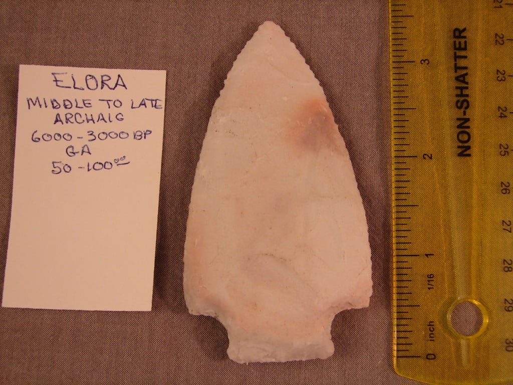Native American Indian arrowhead artifact (1 of 2)