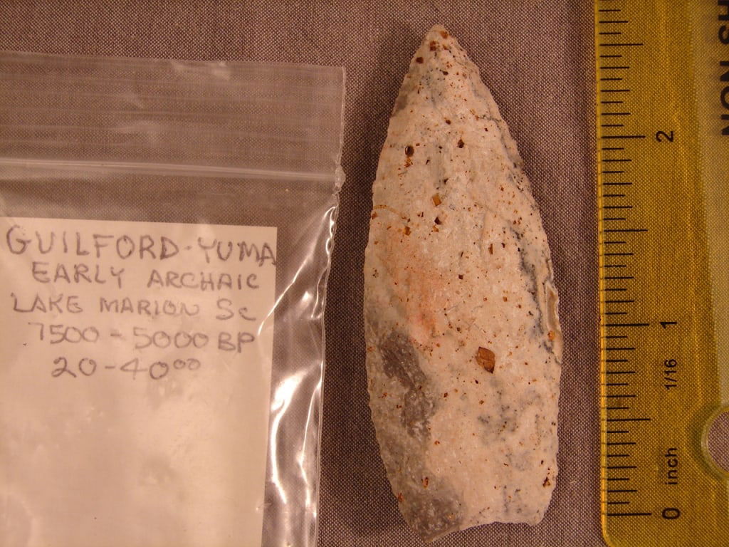 Native American Indian arrowhead artifact (1 of 2)